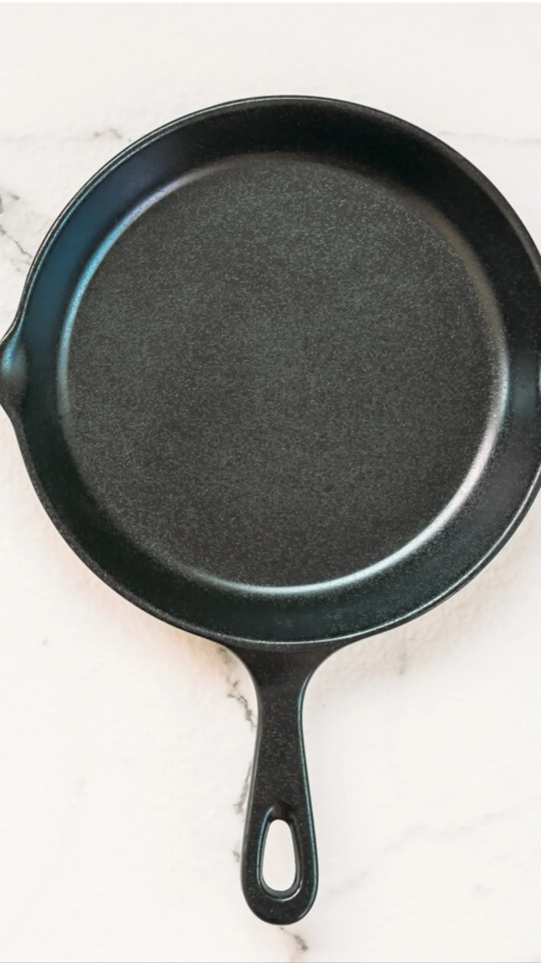 रसोई में तवा कैसे रखना चाहिए? जानें वास्तु नियम