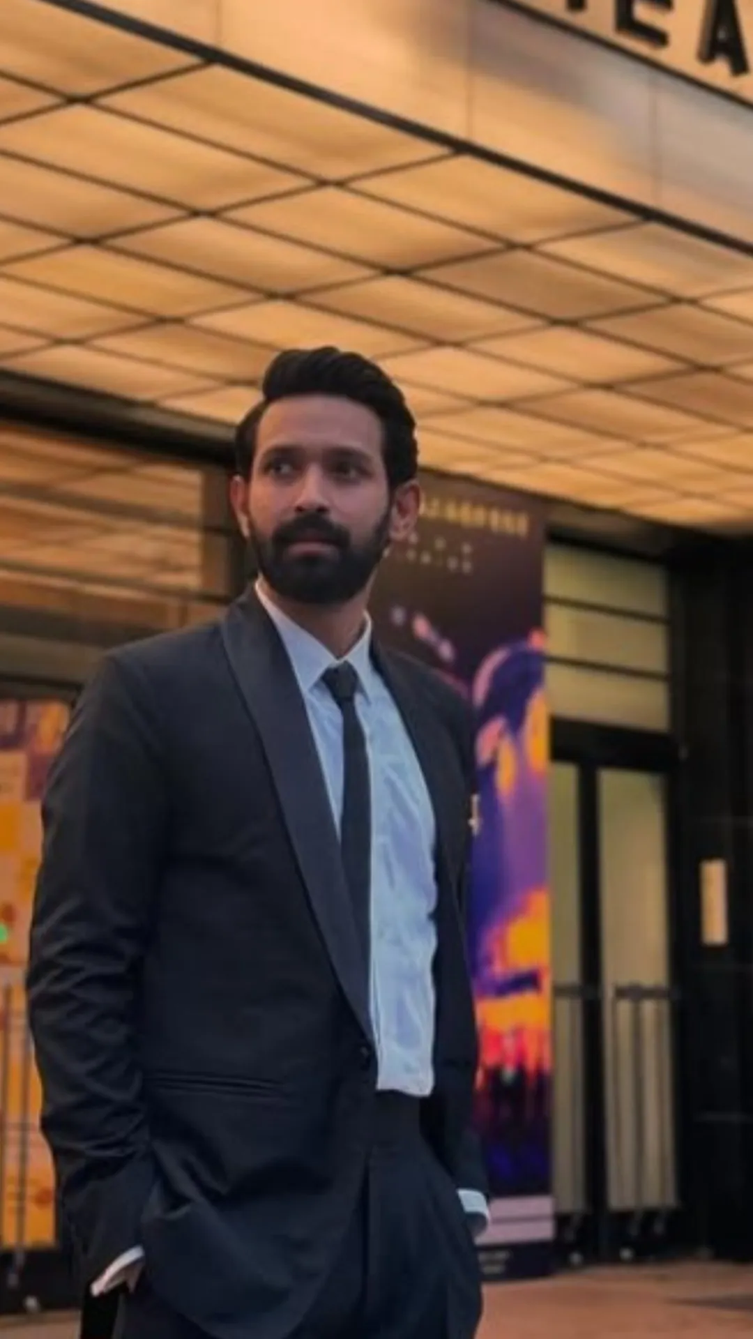 विक्रांत मैसी ने बेटे-पत्नी संग शेयर की क्यूट तस्वीरें, सोशल मीडिया पर हो रही वायरल 