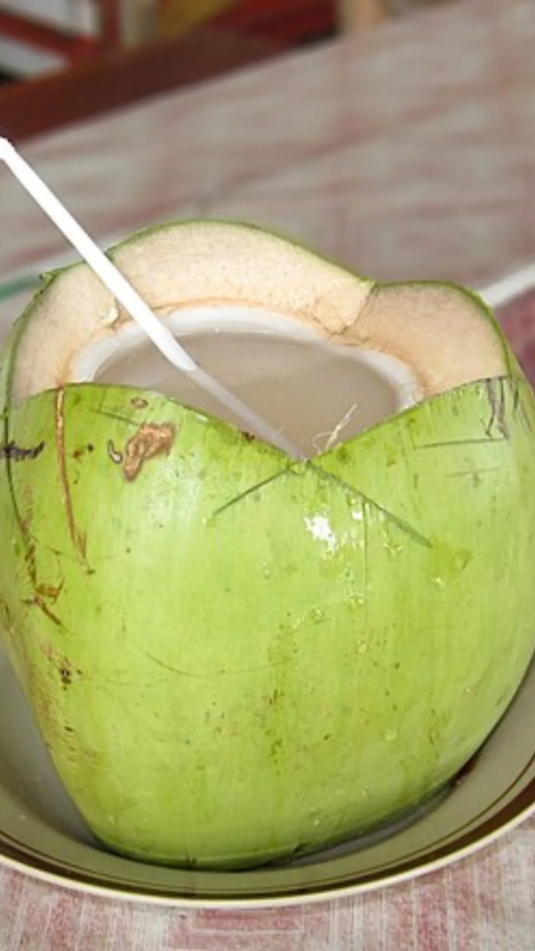 नारियल पानी में कौन से विटामिन पाए जाते हैं?