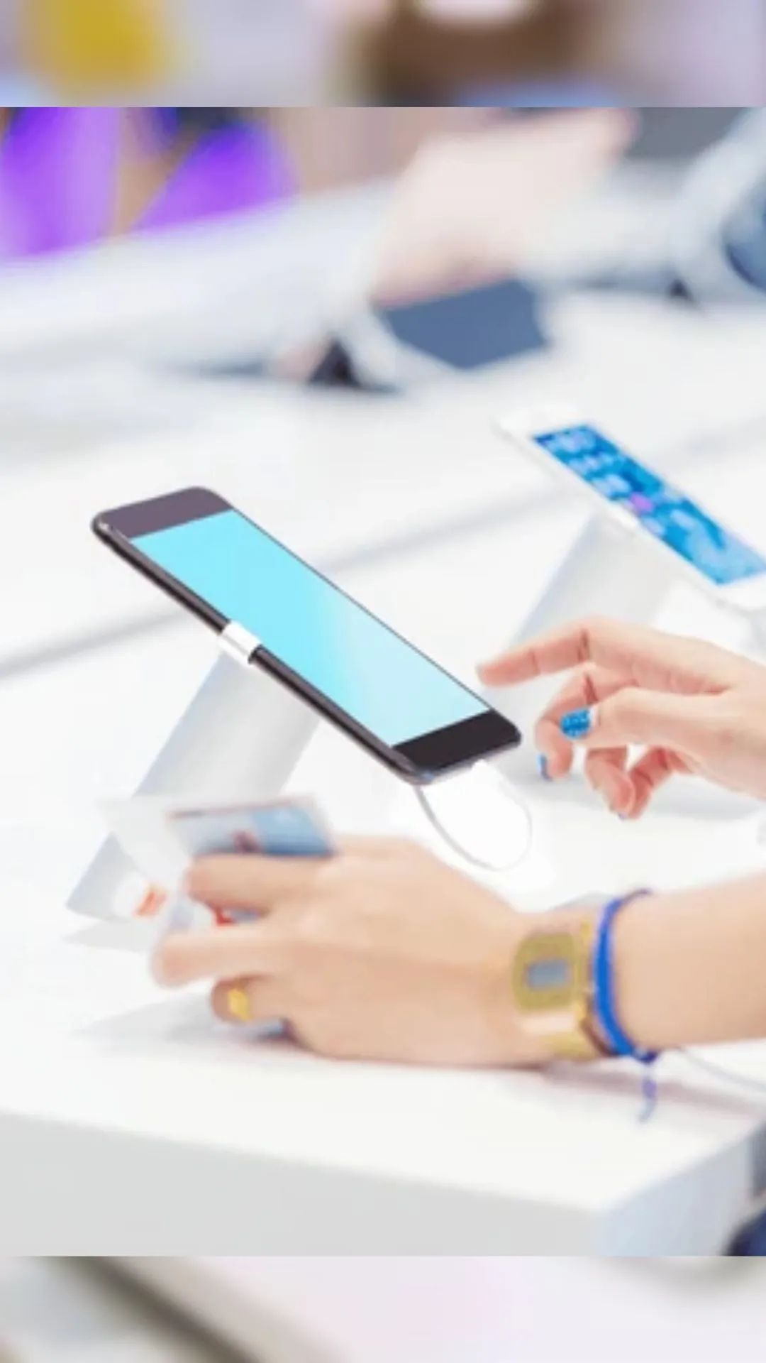 Smartphone पर क्यों नहीं मिलती है गाड़ियों की तरह Extended Warrenty?