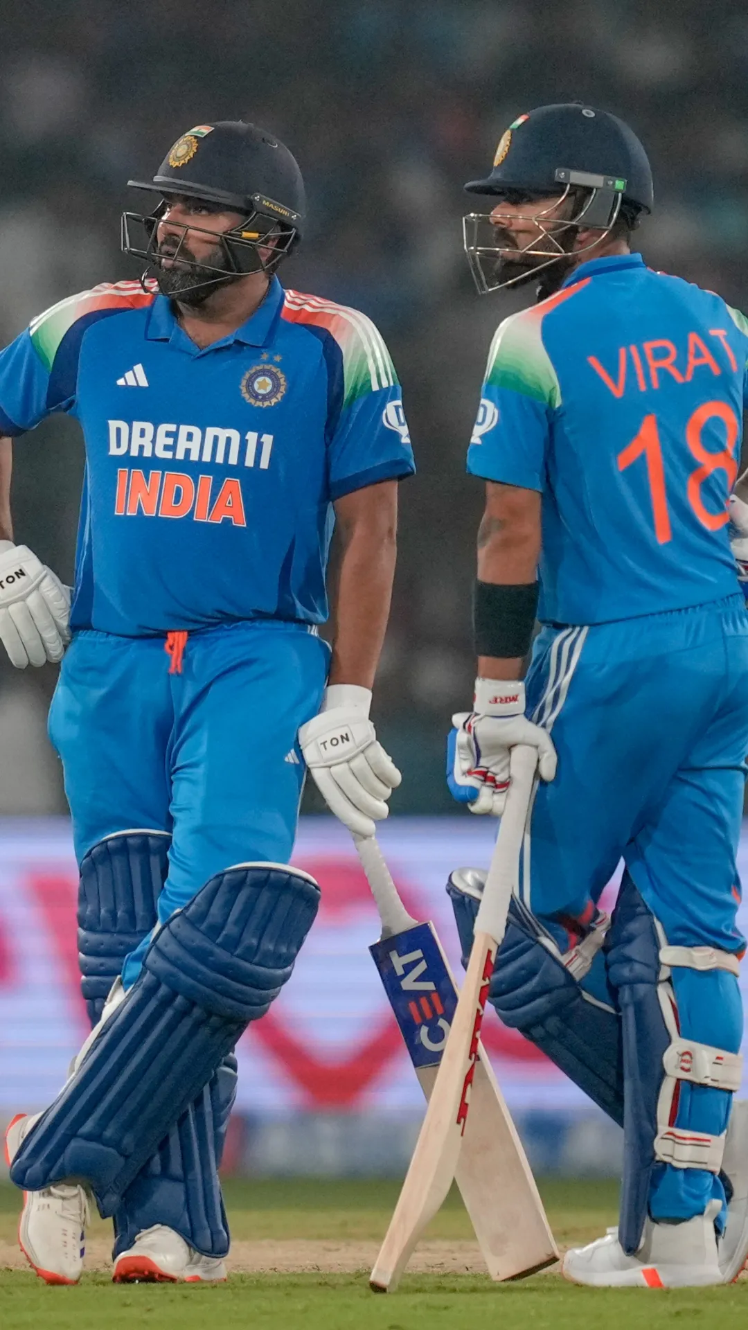 वनडे में पहली पारी में बल्लेबाजी करते हुए सबसे ज्यादा शतकीय पारी खेलने वाले खिलाड़ी