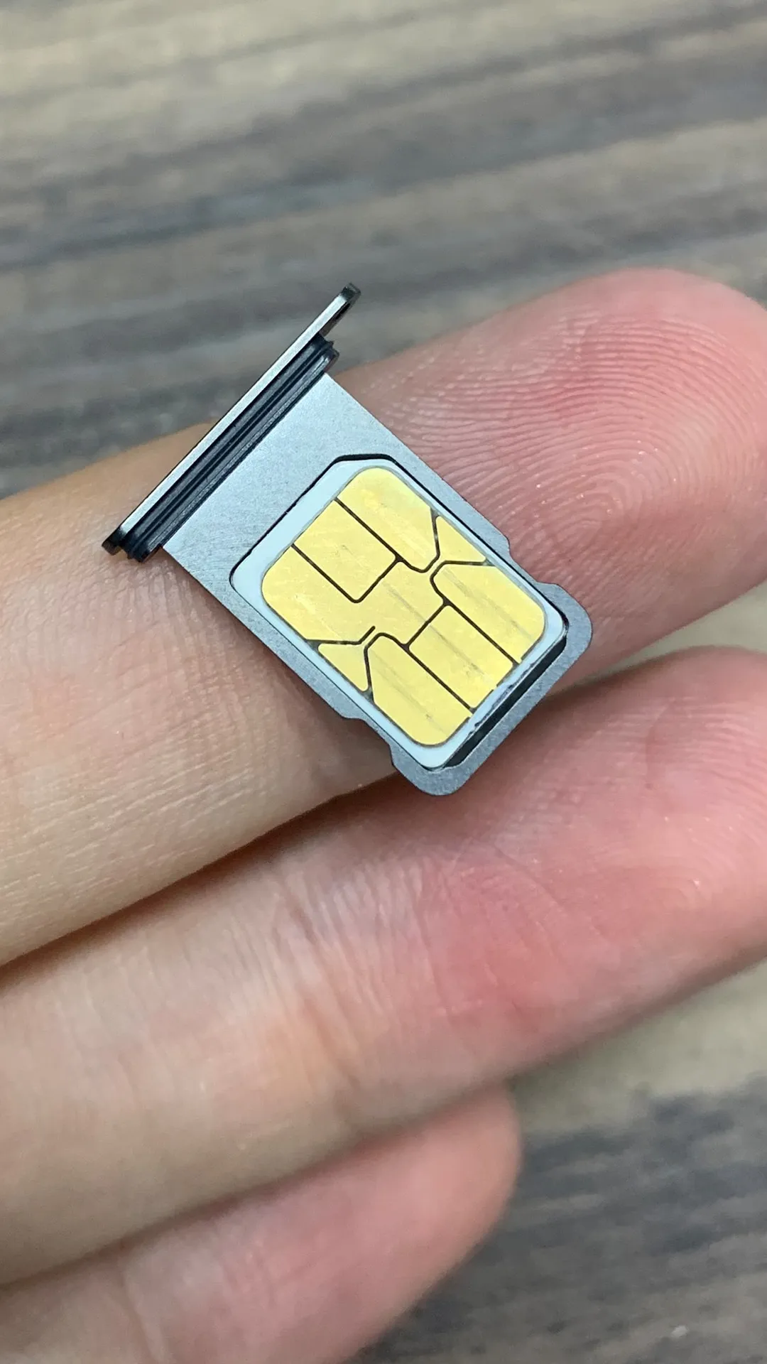 eSIM फ्रॉड को लेकर DoT की वॉर्निंग, गलती से भी न करें ये काम