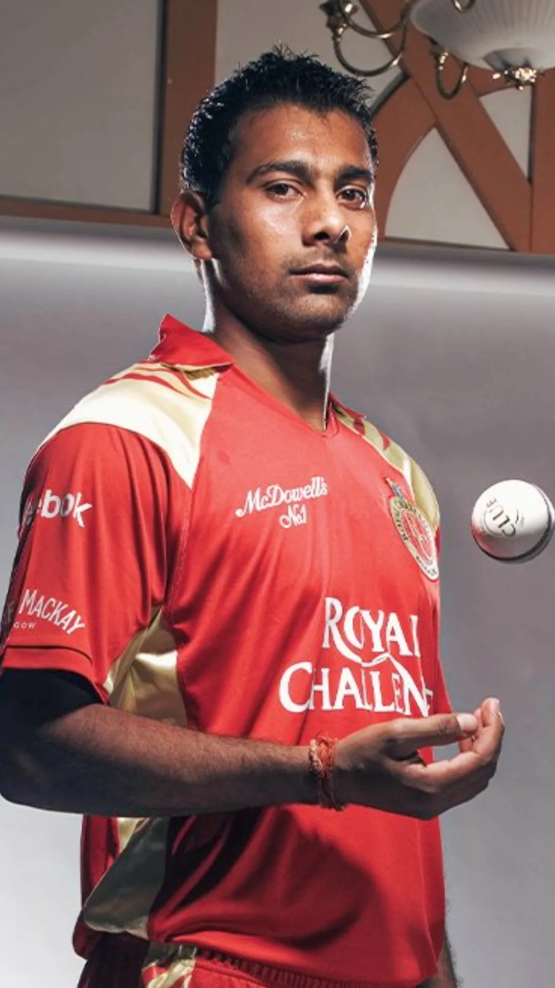 T20 क्रिकेट में सबसे ज्यादा मेडन ओवर फेंकने वाले गेंदबाज, इस नंबर पर प्रवीण कुमार