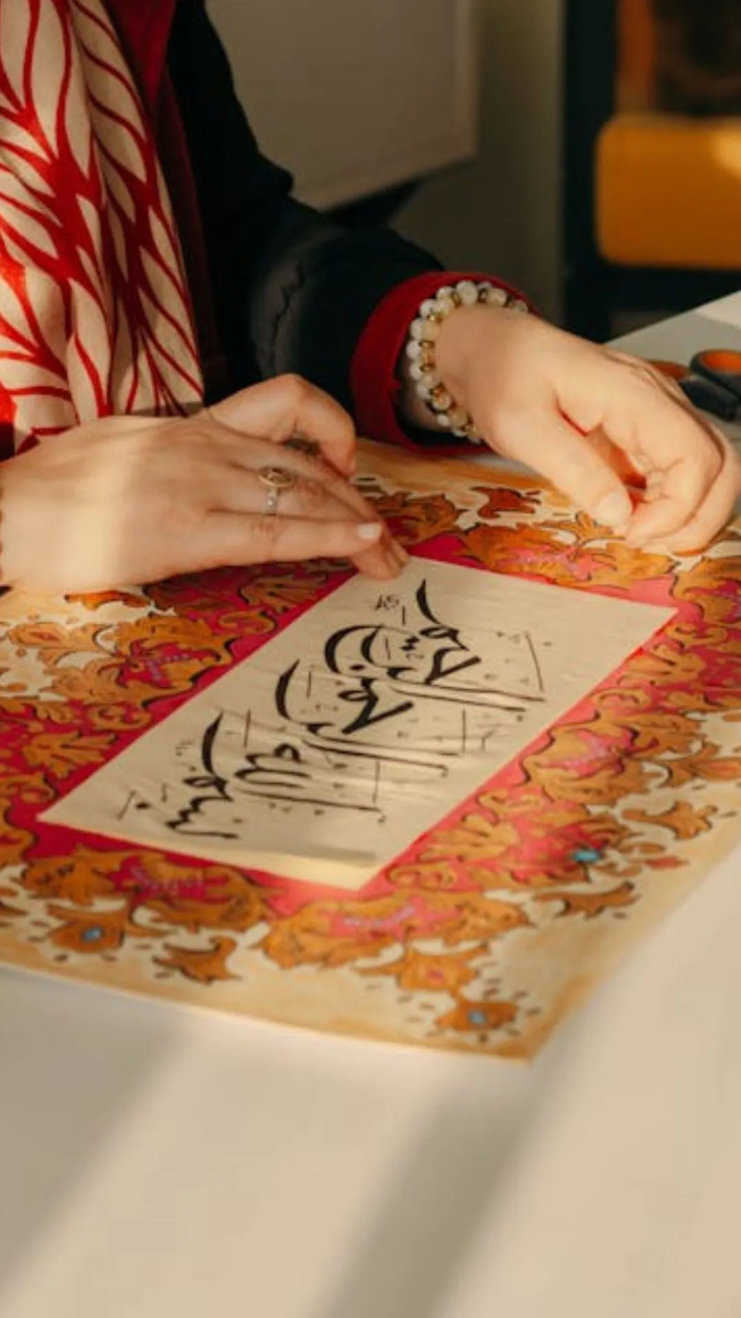 उल्टे तरफ से क्यों लिखी जाती है उर्दू? 