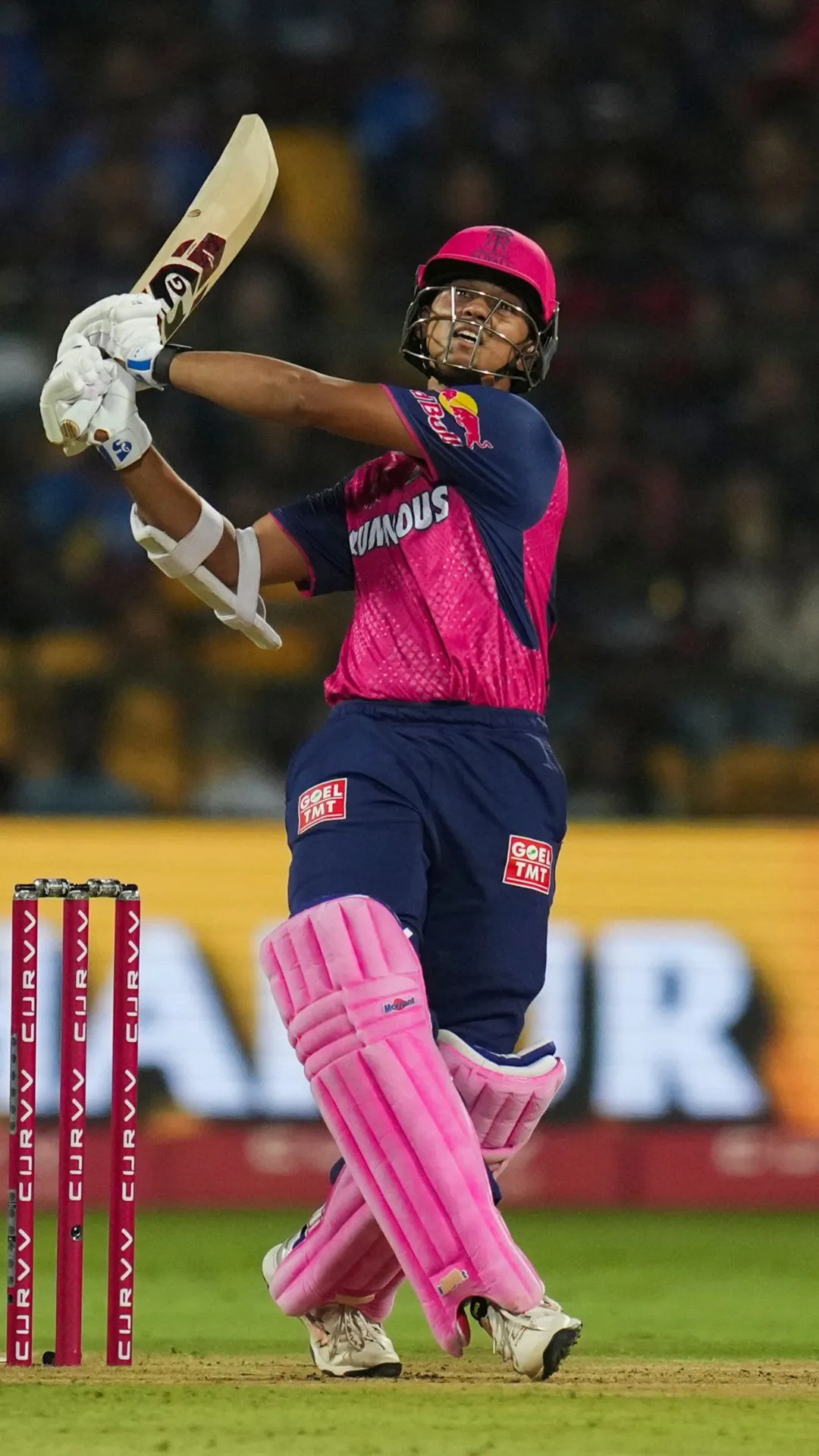 IPL में सबसे तेज 2000 रन बनाने वाले बल्लेबाज, सचिन तेंदुलकर से आगे निकले यशस्वी जायसवाल