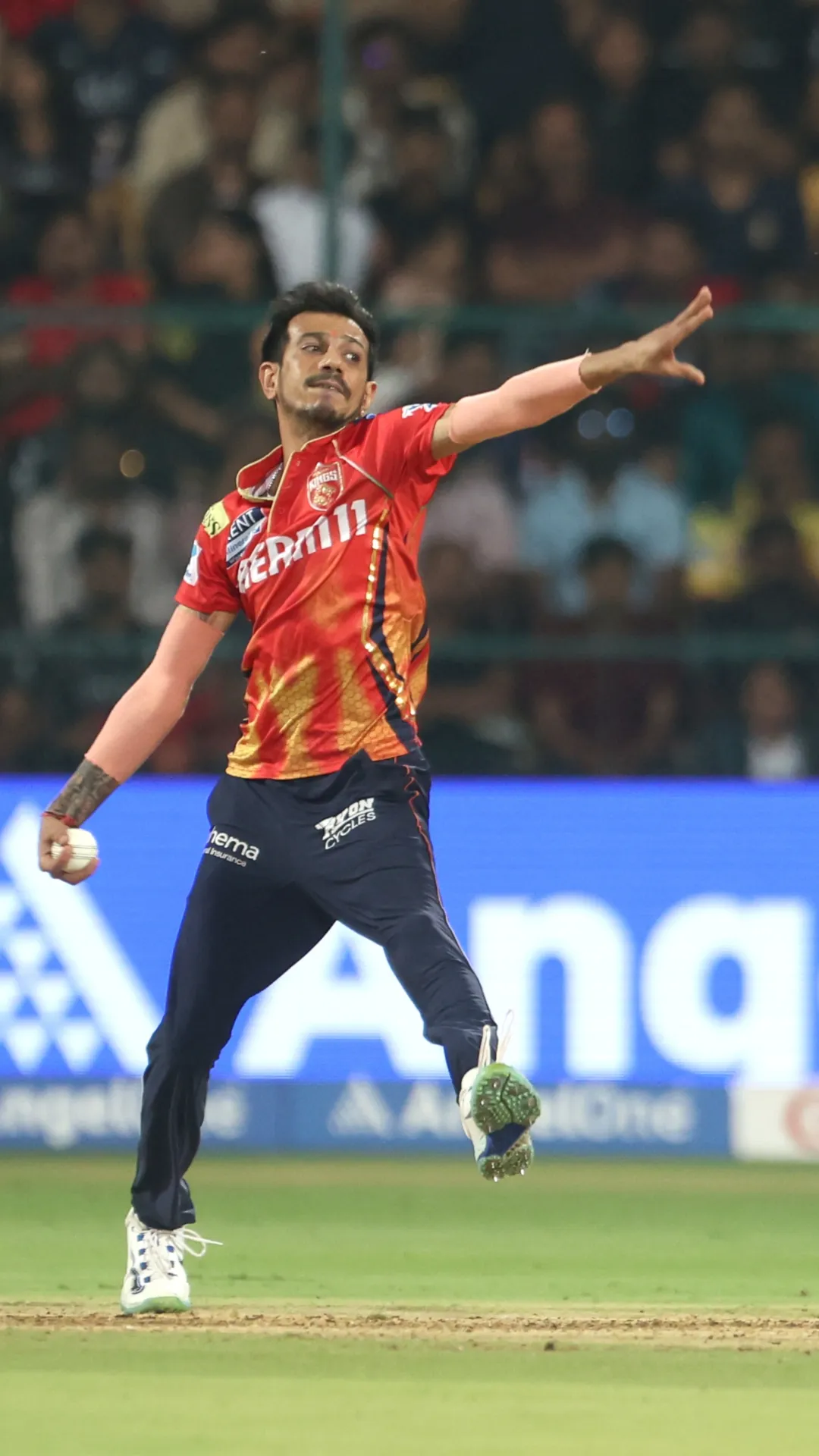IPL में इन गेंदबाजों को लगे हैं अब तक सबसे ज्यादा छक्के