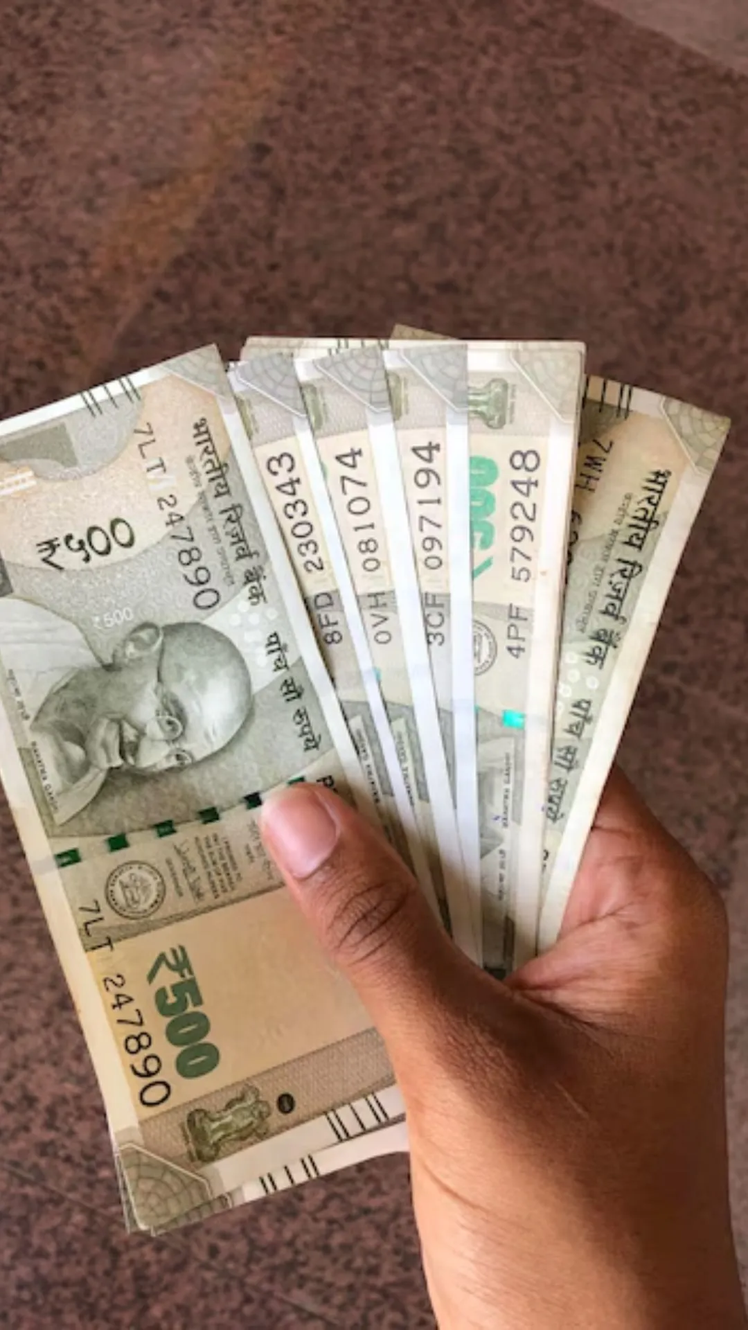 सेविंग अकाउंट में कितना पैसा जमा कर सकते हैं, क्या कोई लिमिट भी है?