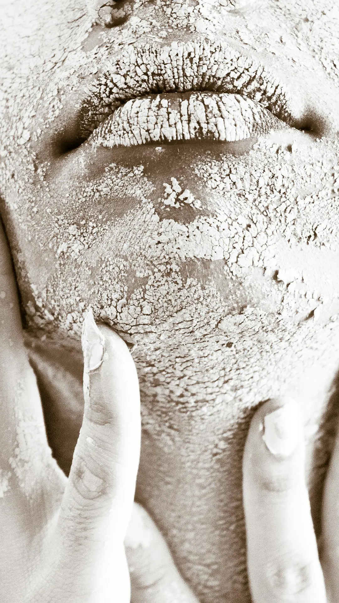 ड्राई स्किन पर क्या लगाना चाहिए?