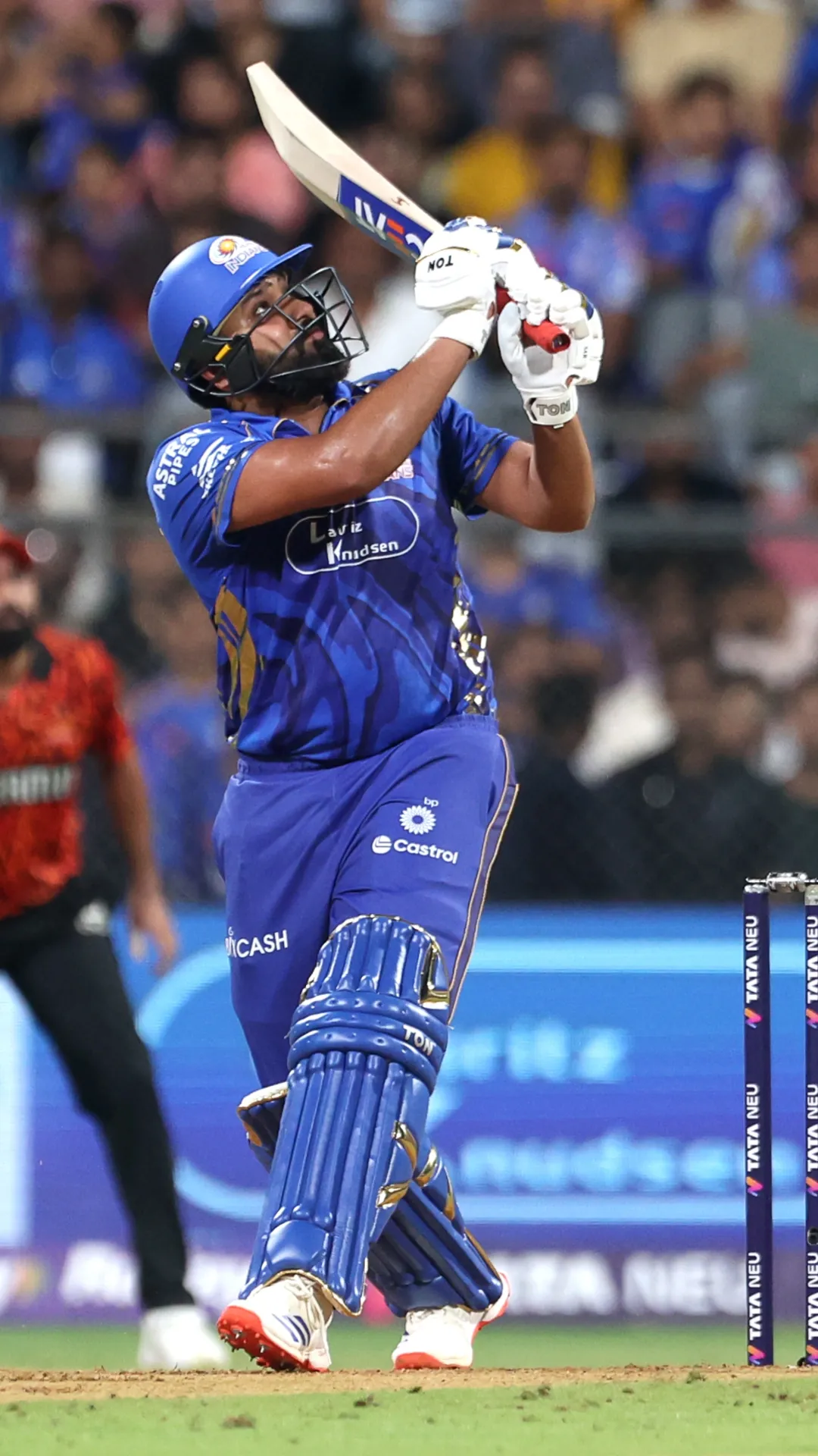 IPL के इतिहास में सबसे ज्यादा छक्के जड़ने वाले बल्लेबाज, गेल के खास क्लब में शामिल होने के करीब रोहित
