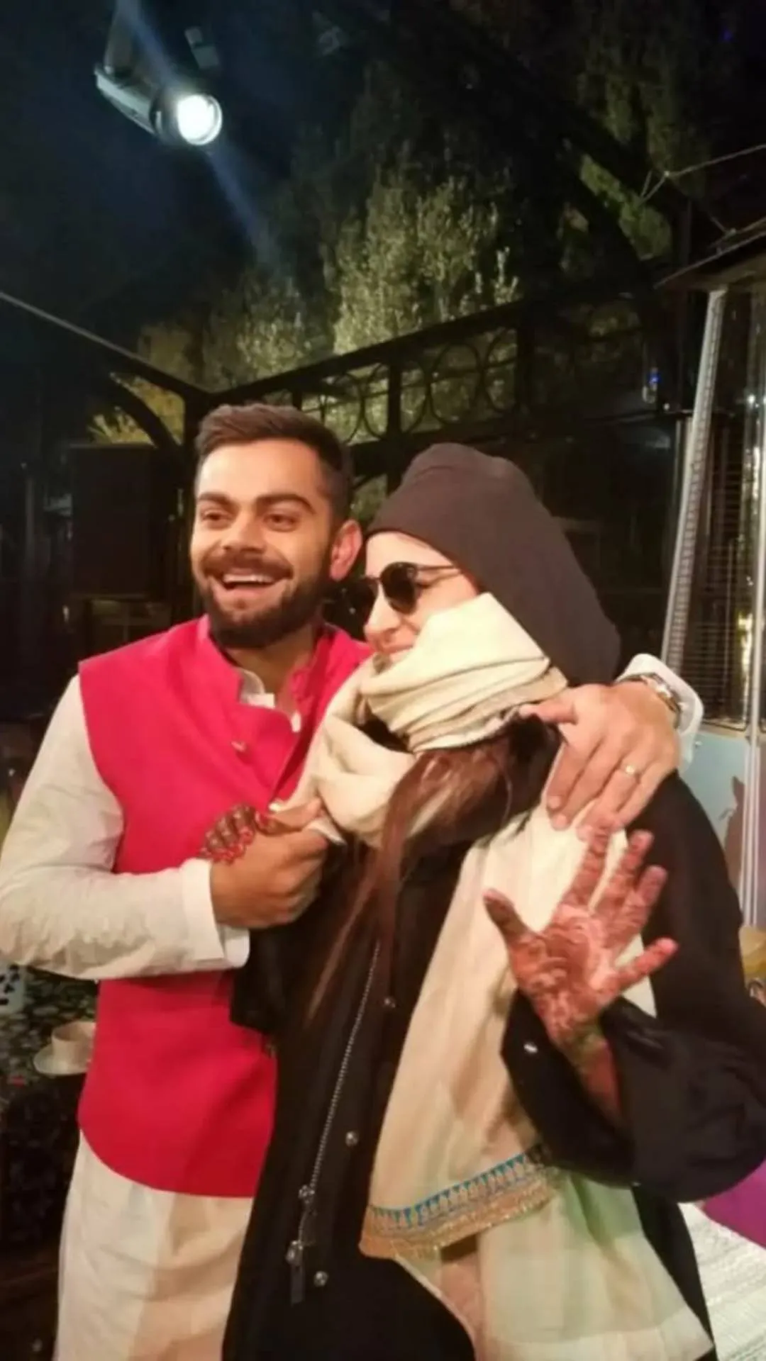 विराट-अनुष्का की इन तस्वीरों को देख कहेंगे, ये हैं परफेक्ट कपल