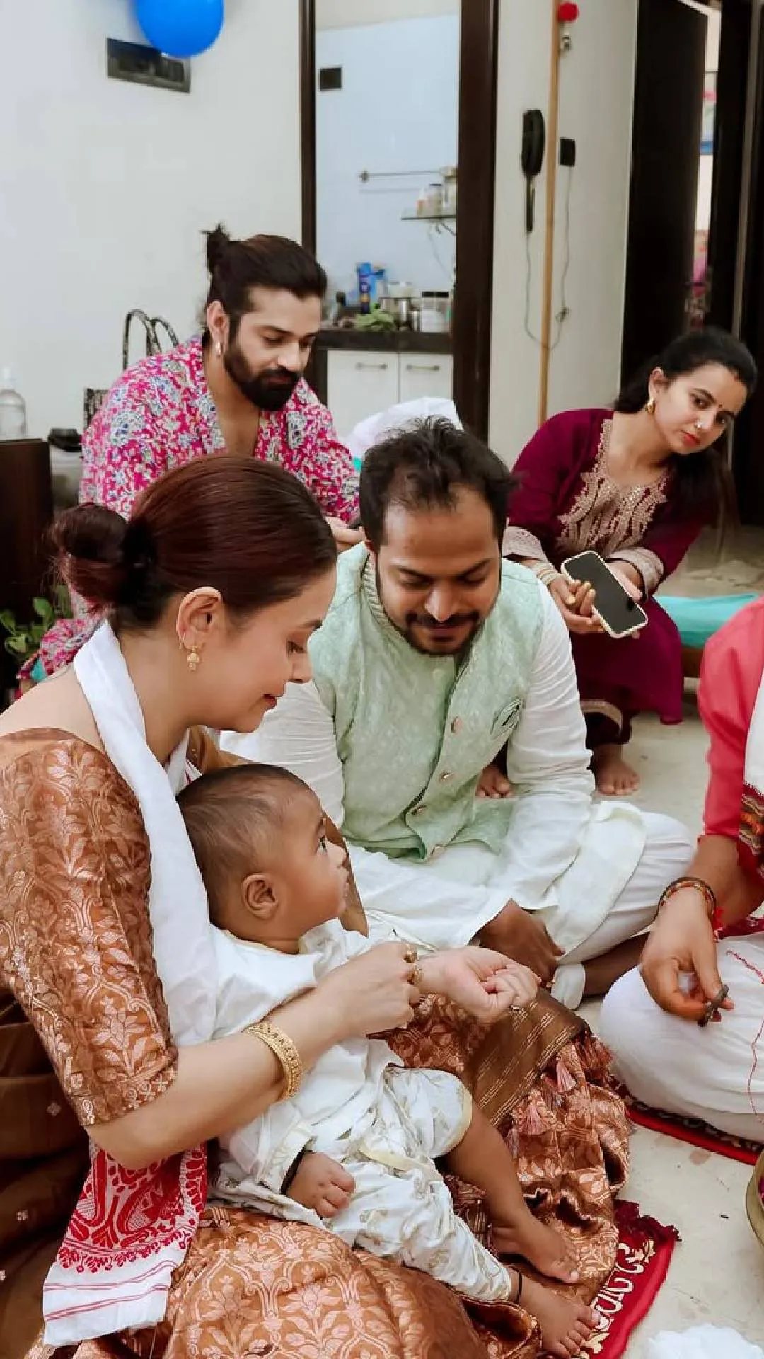 देवोलीना ने दिखाई बेटे की पहली झलक, लोग बोले- बिल्कुल पापा जैसा है
