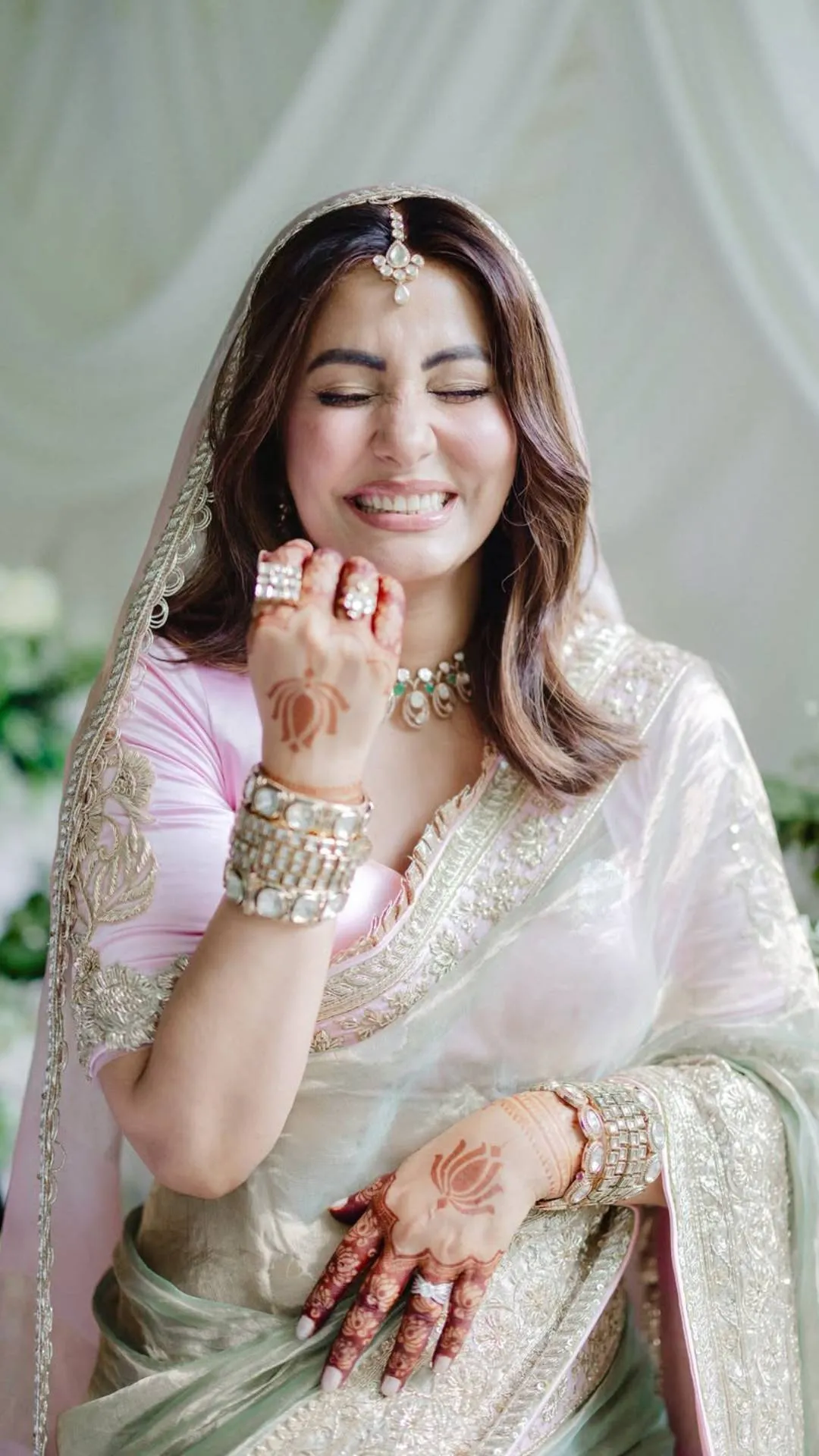 भारी लहंगा, खूब मेकअप थोप कर दुल्हन नहीं बनीं हिना खान, सादगी से की शादी, इस तरह आया ग्लो 