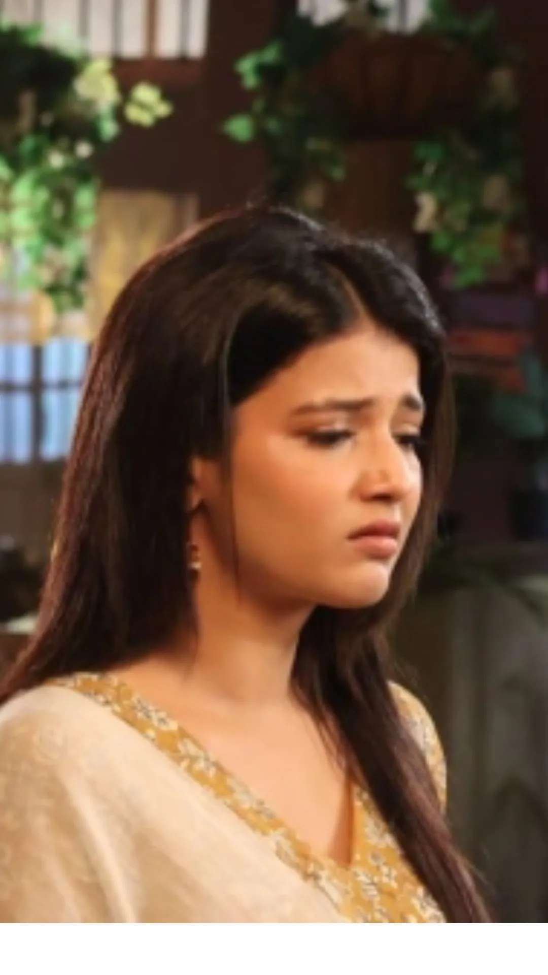 YRKKH: अभिरा की इज्जत बचाएगा ये शख्स, विद्या करेगी नया खुलासा