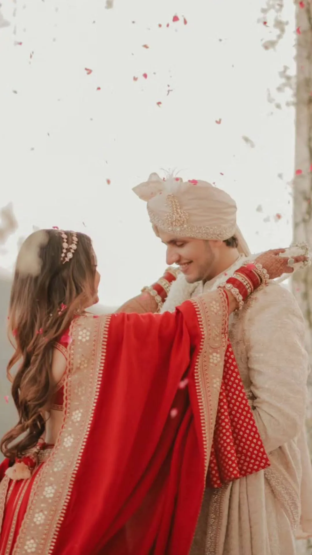 कौन है अभिषेक मल्हान की भाभी रुचिका, बनी ट्रिगर्ड इंसान की दुल्हनिया