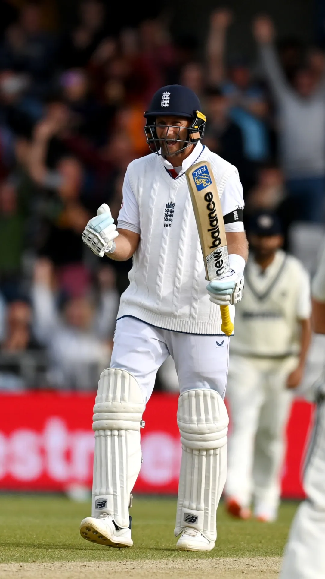 जो रूट ने टेस्ट क्रिकेट में 13259 रन अब तक अपने नाम किए हैं।