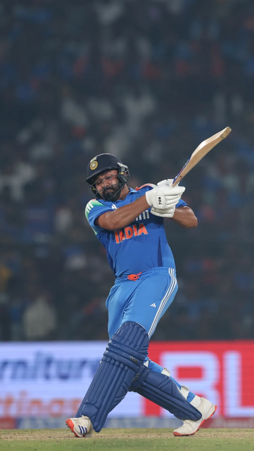 इंटरनेशनल क्रिकेट में सबसे ज्यादा छक्के लगाने वाले खिलाड़ी, टॉप-10 में दो भारतीय