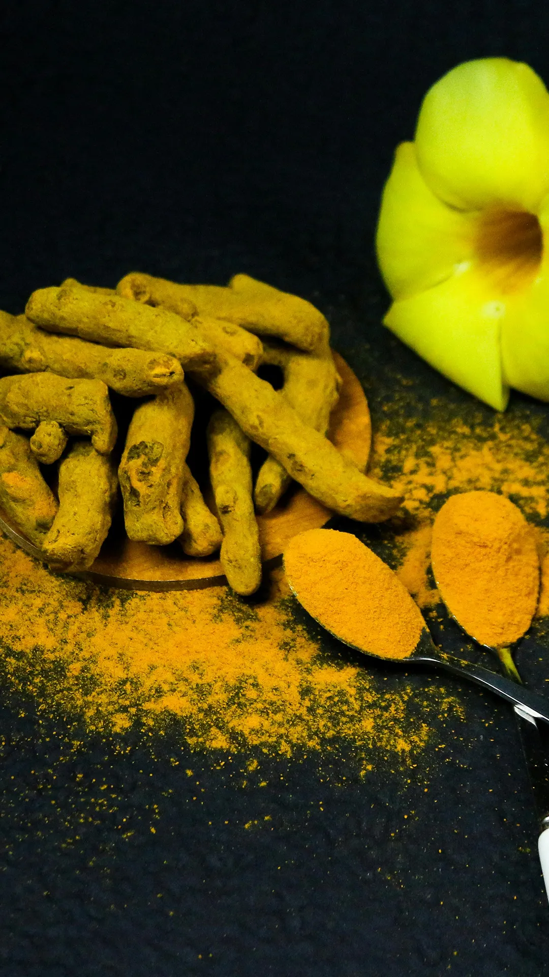 किन लोगों को नहीं करना चाहिए हल्दी का सेवन?