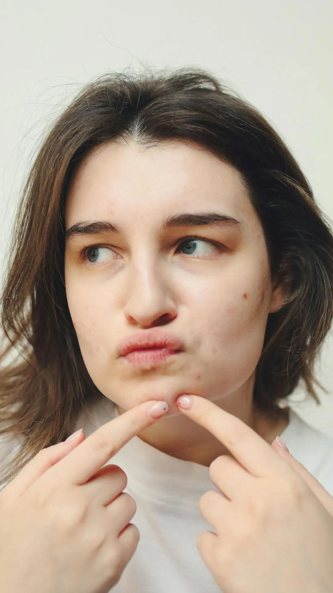 Personality Test: कैसे होते हैं ऐसे लोग जिनका निचला होंठ सिकुड़ा हुआ रहता है?
