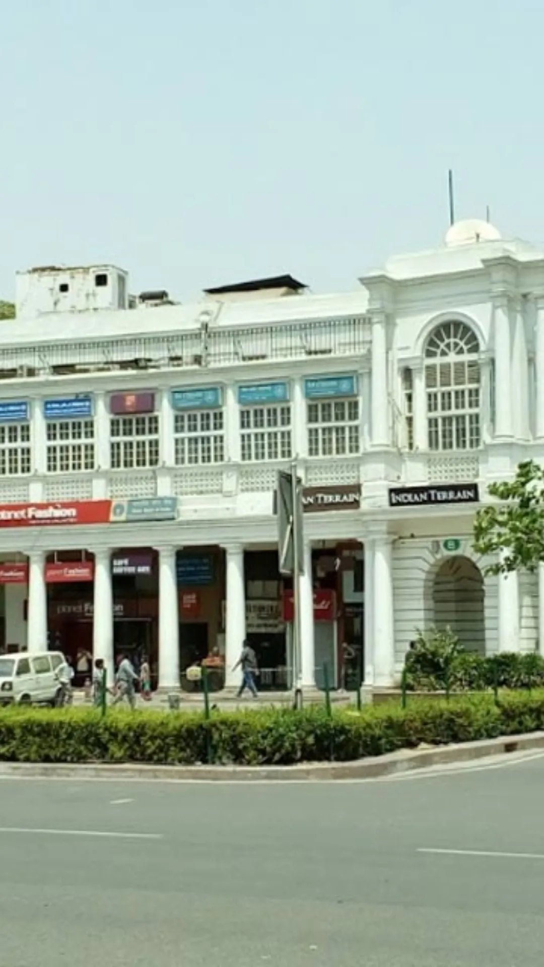 दिल्ली के कनॉट प्लेस में कितने सफेद खंभे हैं, जवाब सुनकर दिमाग सुन्न हो जाएगा