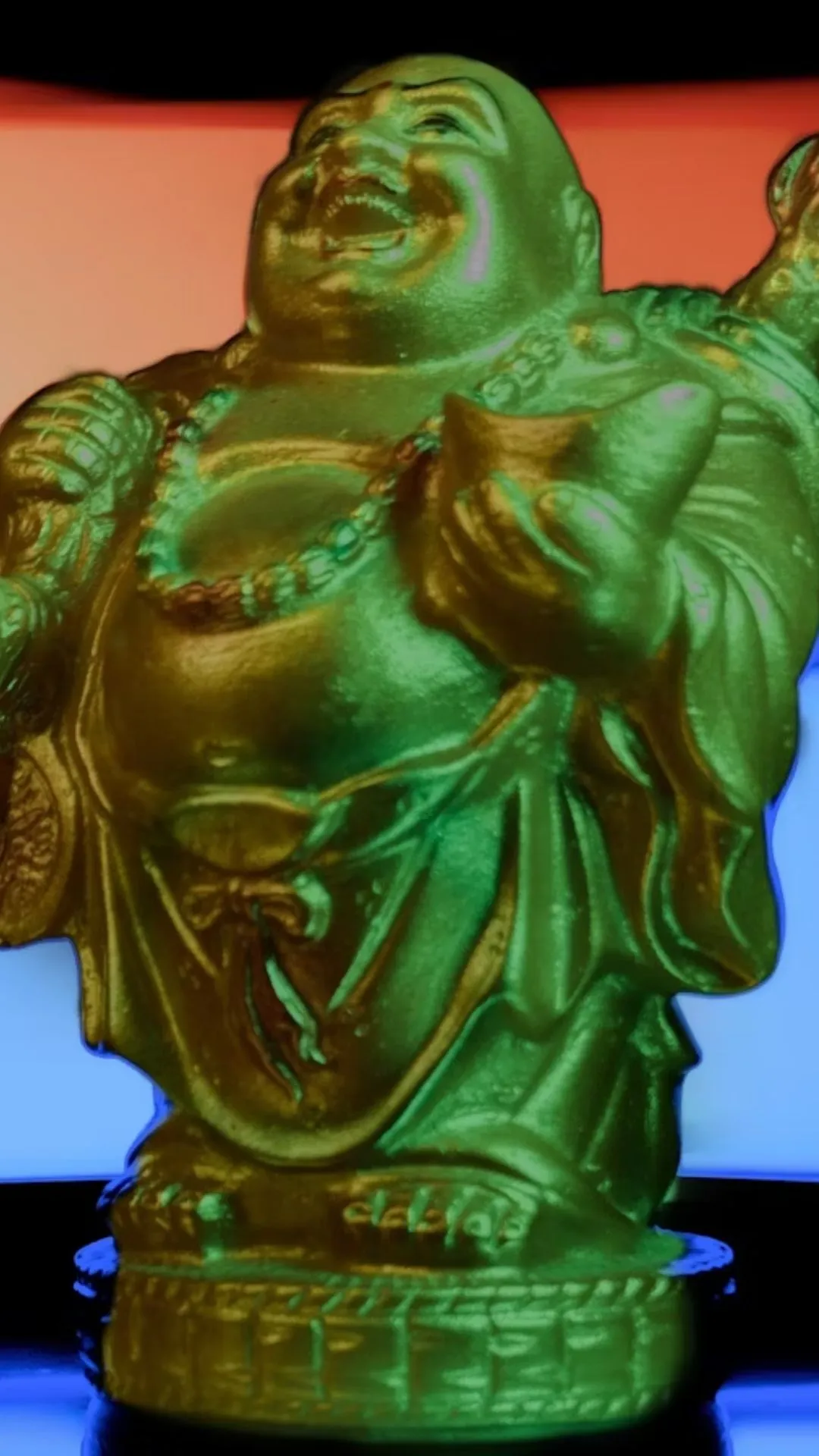 कहीं गलत दिशा में तो नहीं रख रहे Laughing Buddha, ये है सही जगह