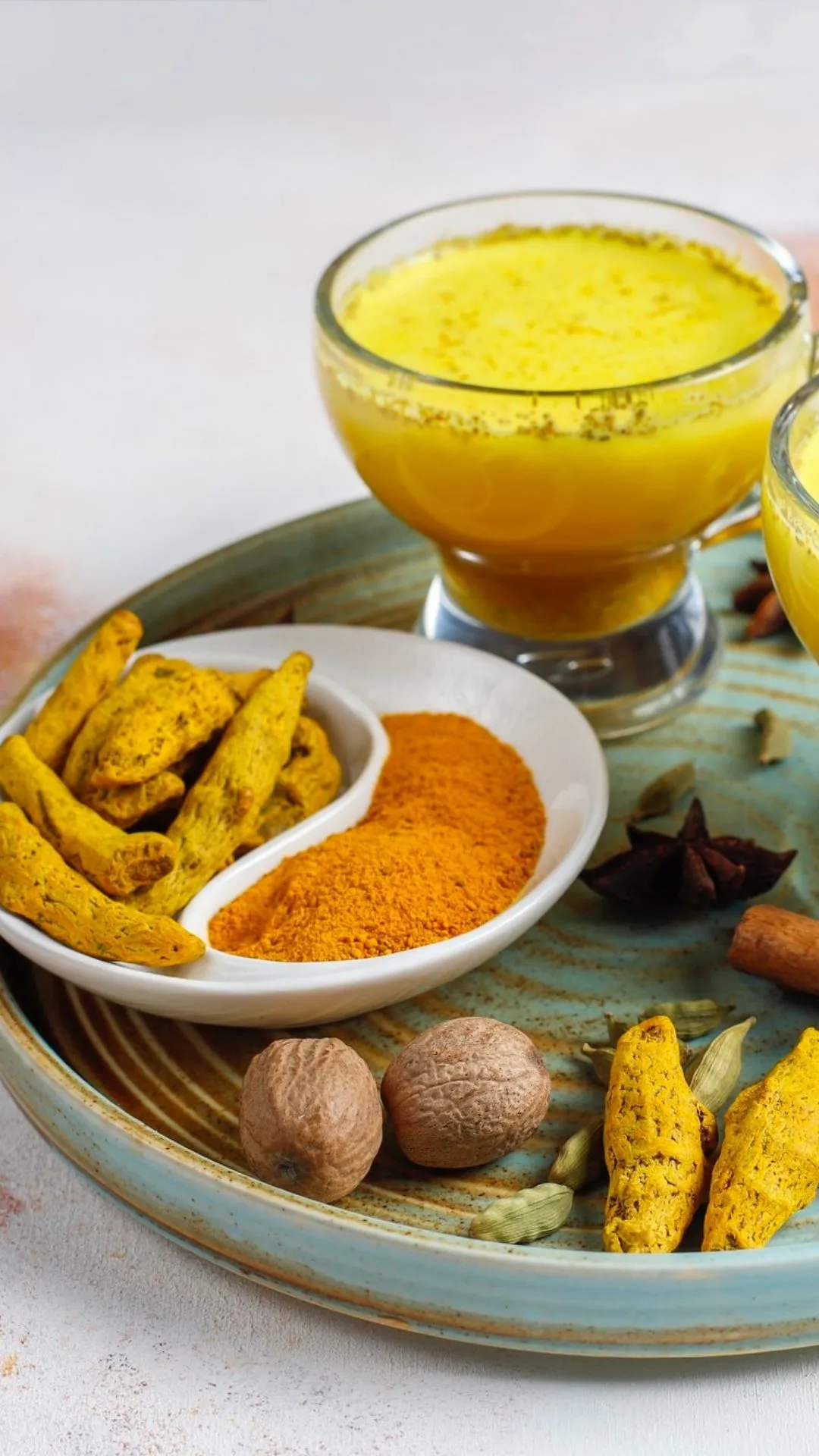 कार्तिक पूर्णिमा पर करें पीसी हल्दी और कौड़ी का ये खास उपाय, मां लक्ष्मी करेंगी धन की वर्षा 