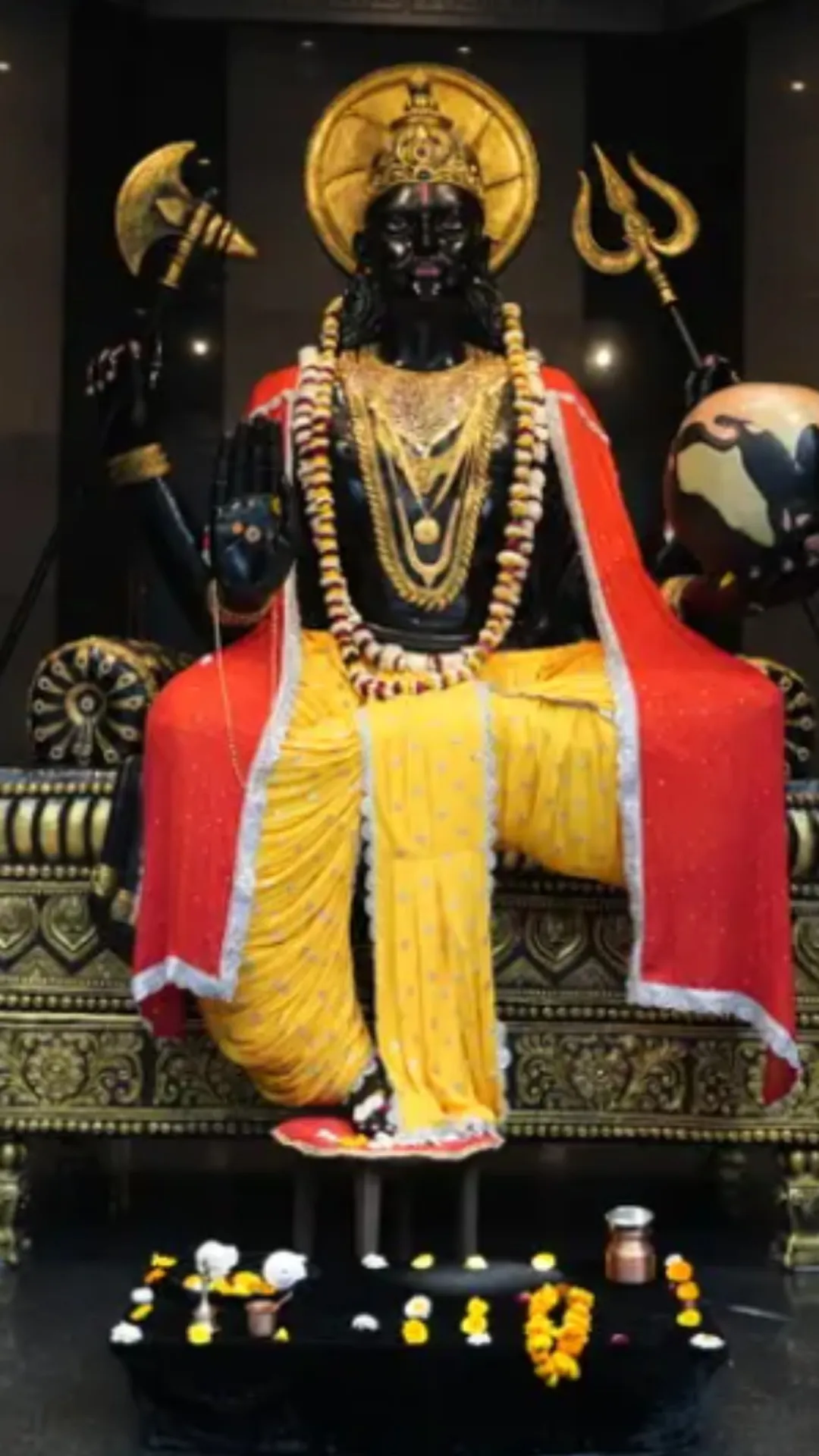 शनि हैं आप से प्रसन्न, अगर मिलते हैं ये 5 संकेत