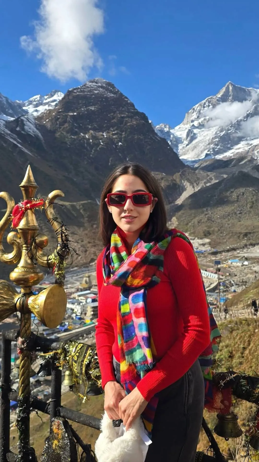 शांति की तलाश में सारा अली खान, केदारनाथ पहुंची पाटौदी खानदान की लाडली