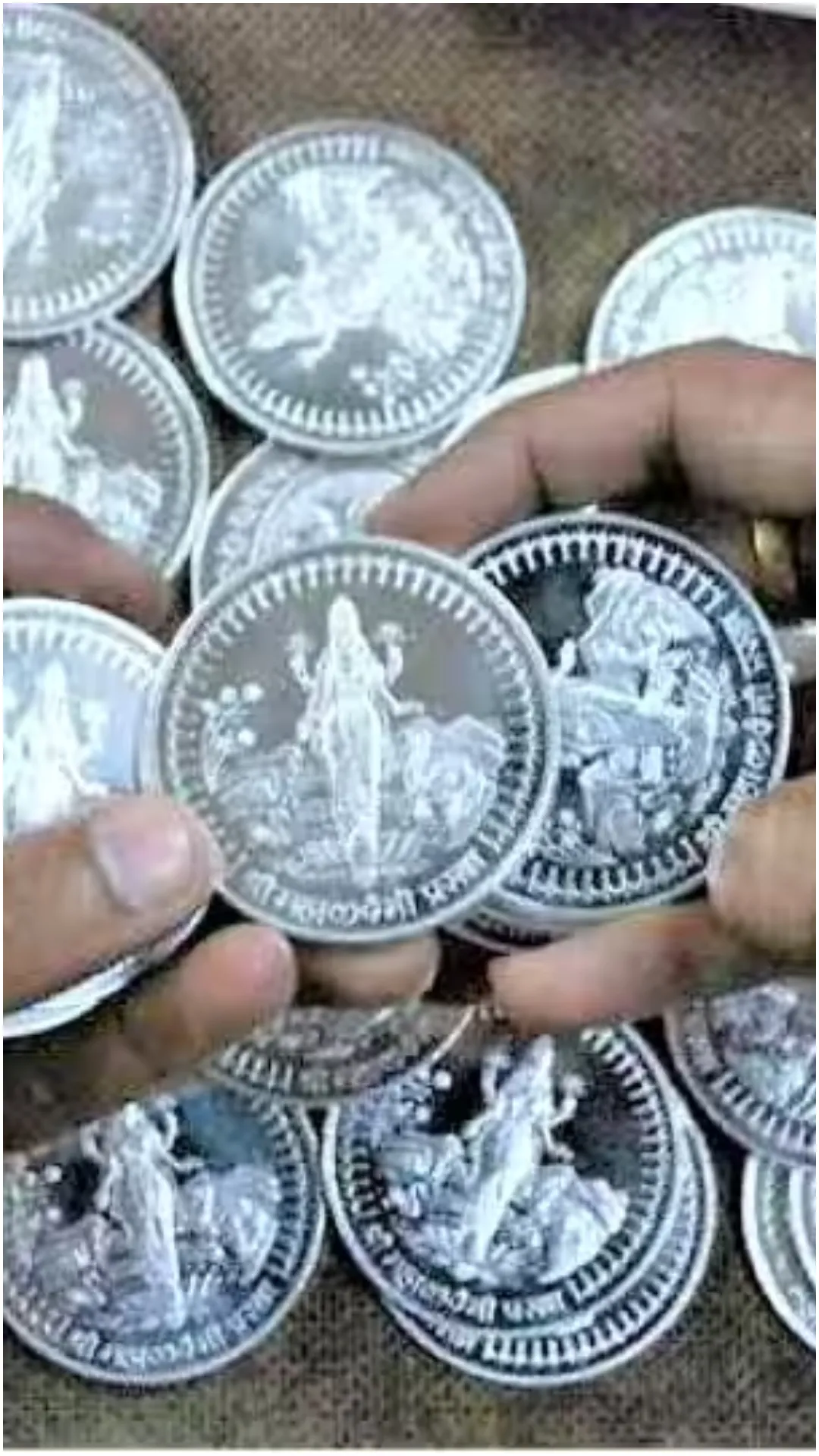 चांदी की मूर्तियां, सिक्के और पायल चमकाने का उपाय