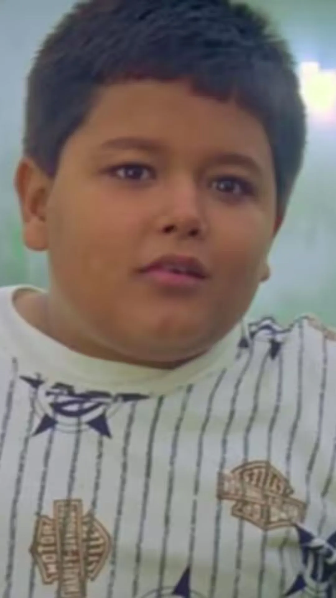 शाहरुख खान की 'परदेस' के डब्बू को पहचानना हुआ मुश्किल! 27 साल बाद बदल गया पूरा लुक