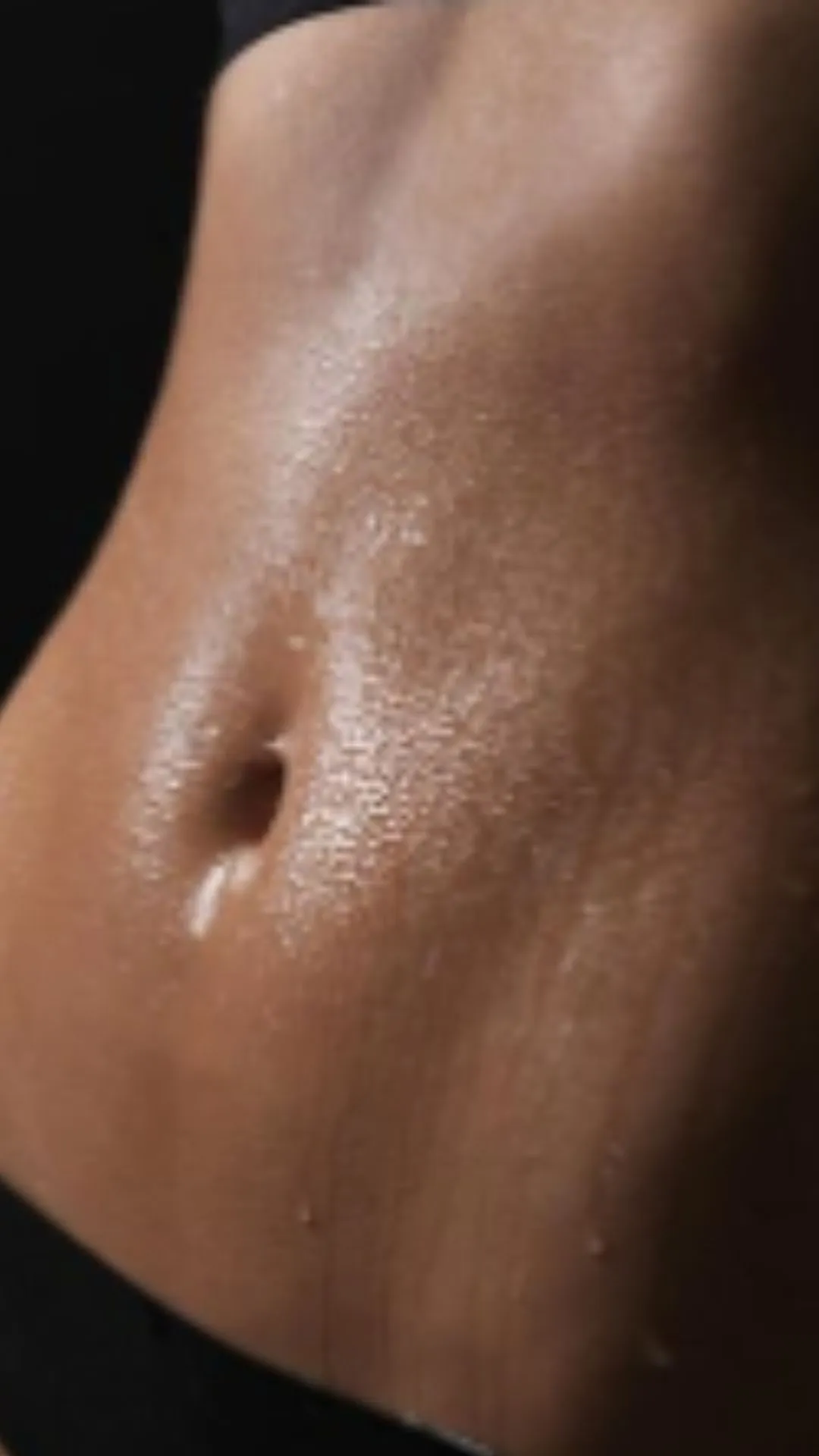 नाभि में तेल डालने के फायदे