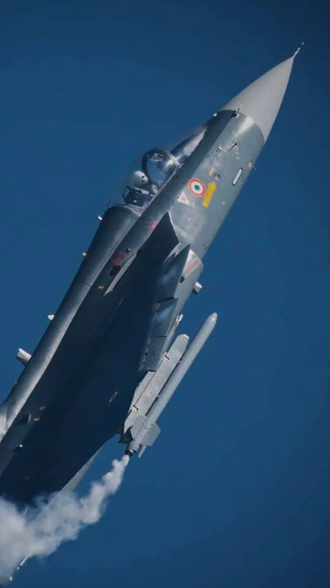 तेजस फाइटर जेट की टंकी कितने लीटर में फुल होती है, जवाब सुनकर यकीन नहीं होगा 