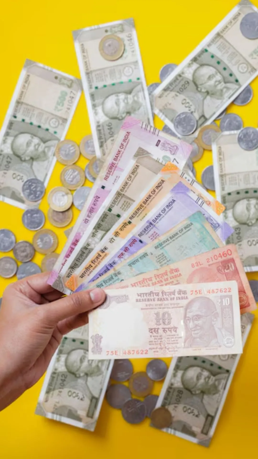 SIP Calculator: हर महीने ₹5000 जमा करें तो 20 साल में कितना फंड होगा तैयार