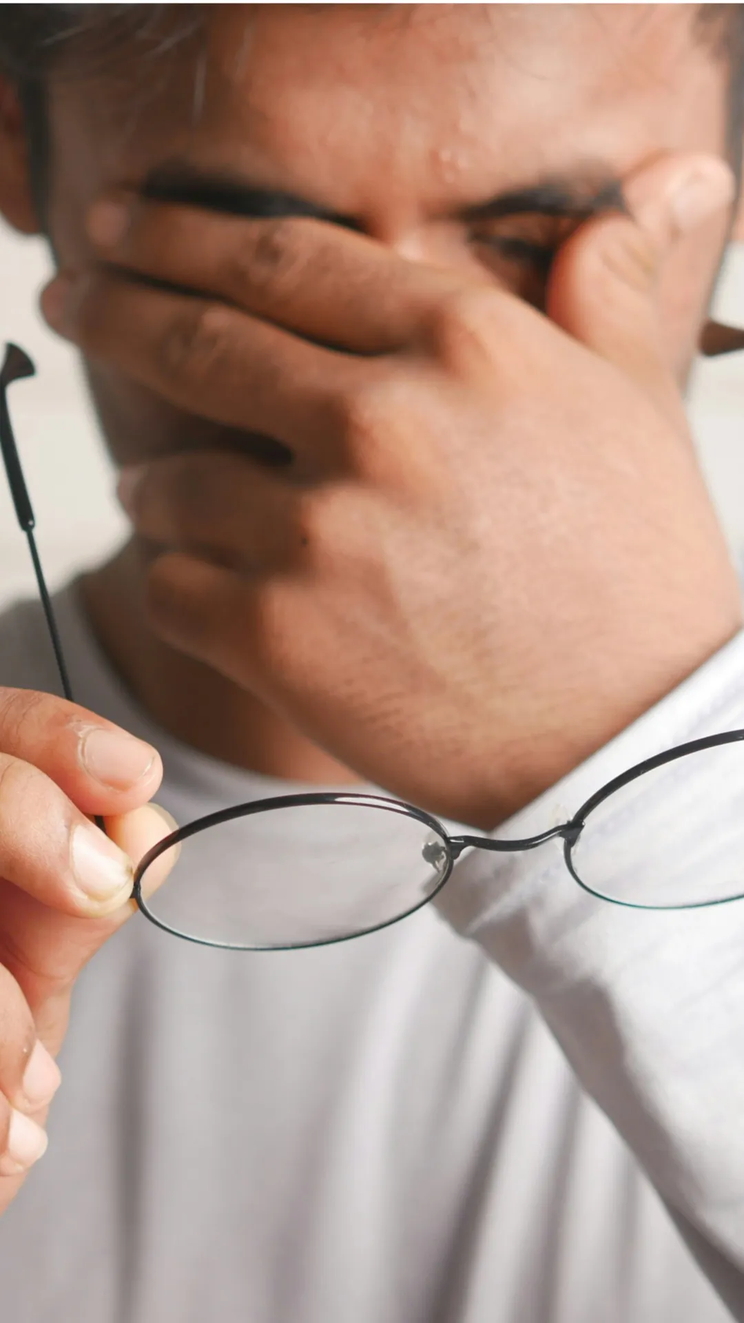  कॉर्निया खराब होने के क्या लक्षण हैं?