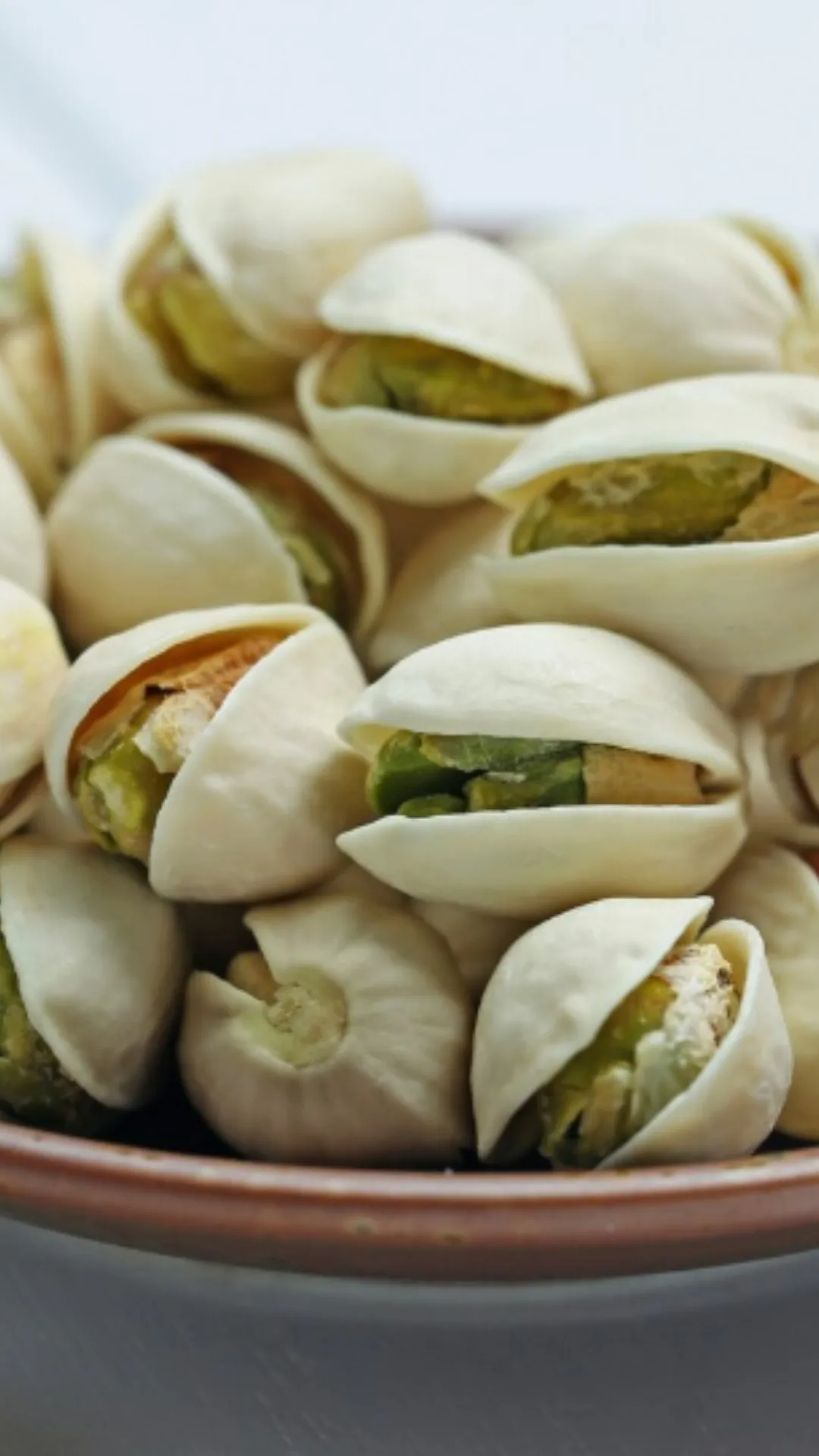 पिस्ता में कौन-कौन से विटामिन पाए जाते हैं?