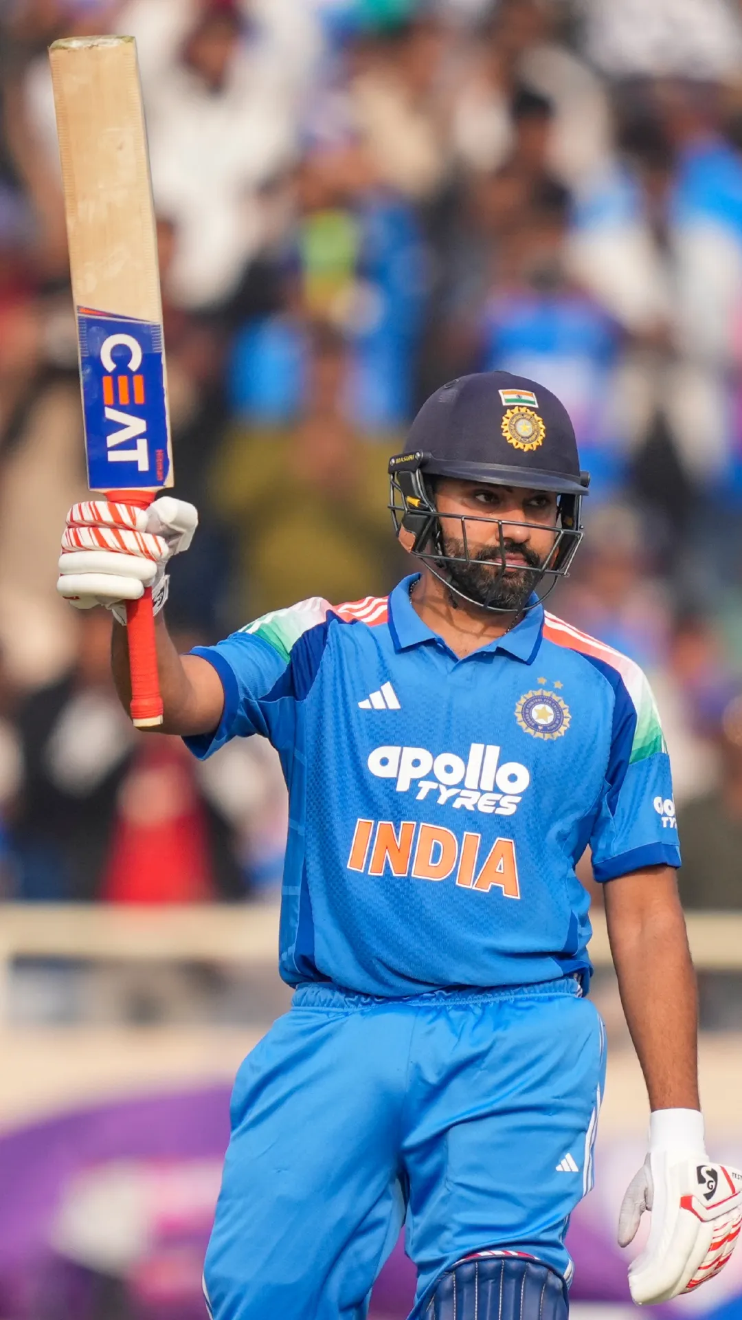 ODI क्रिकेट में एक टीम के लिए सबसे ज्यादा छक्के जड़ने वाले बल्लेबाज