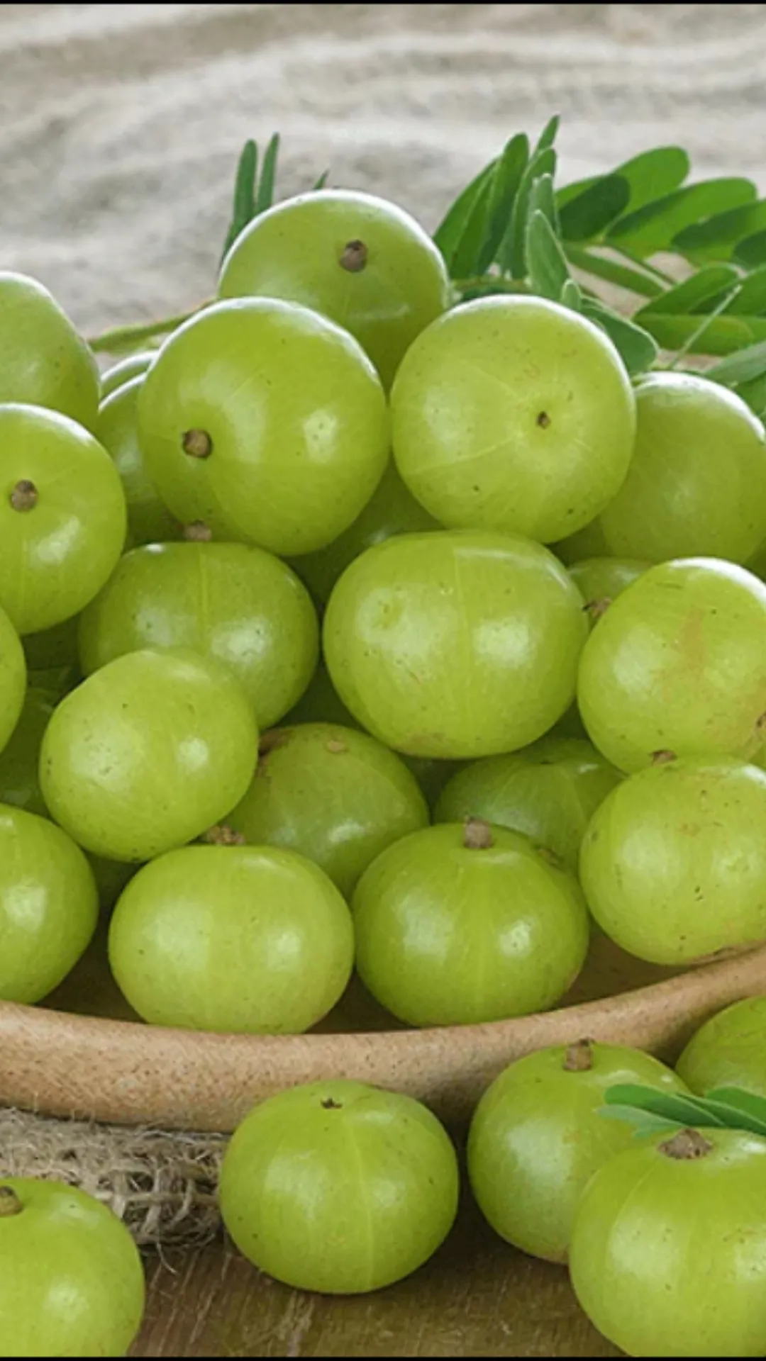 सुबह या शाम, आंवला खाने का सही समय क्या है?