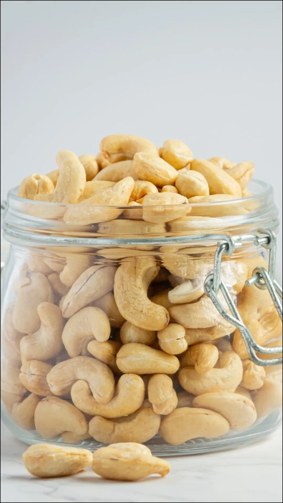 सर्दियों में 1 दिन में कितने काजू खाने चाहिए?