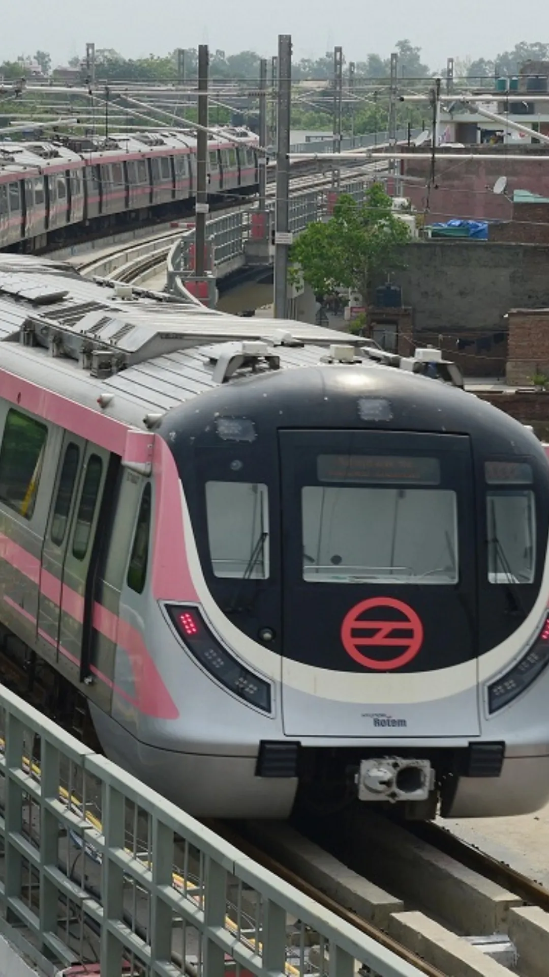 दिल्ली मेट्रो से कितने साल पहले दौड़ी लंदन की मेट्रो?