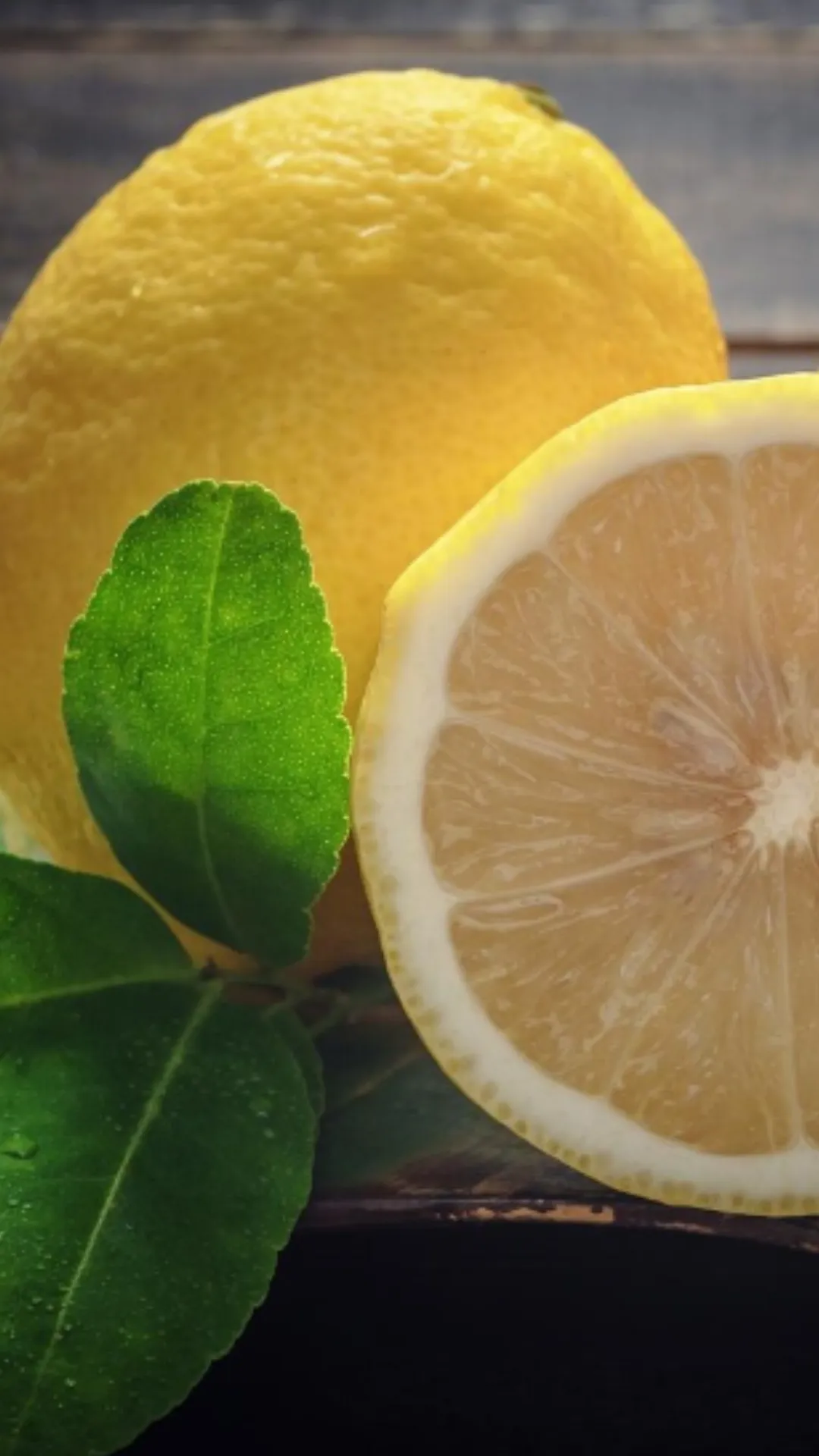 नींबू में कौन-कौन से विटामिन पाए जाते हैं?