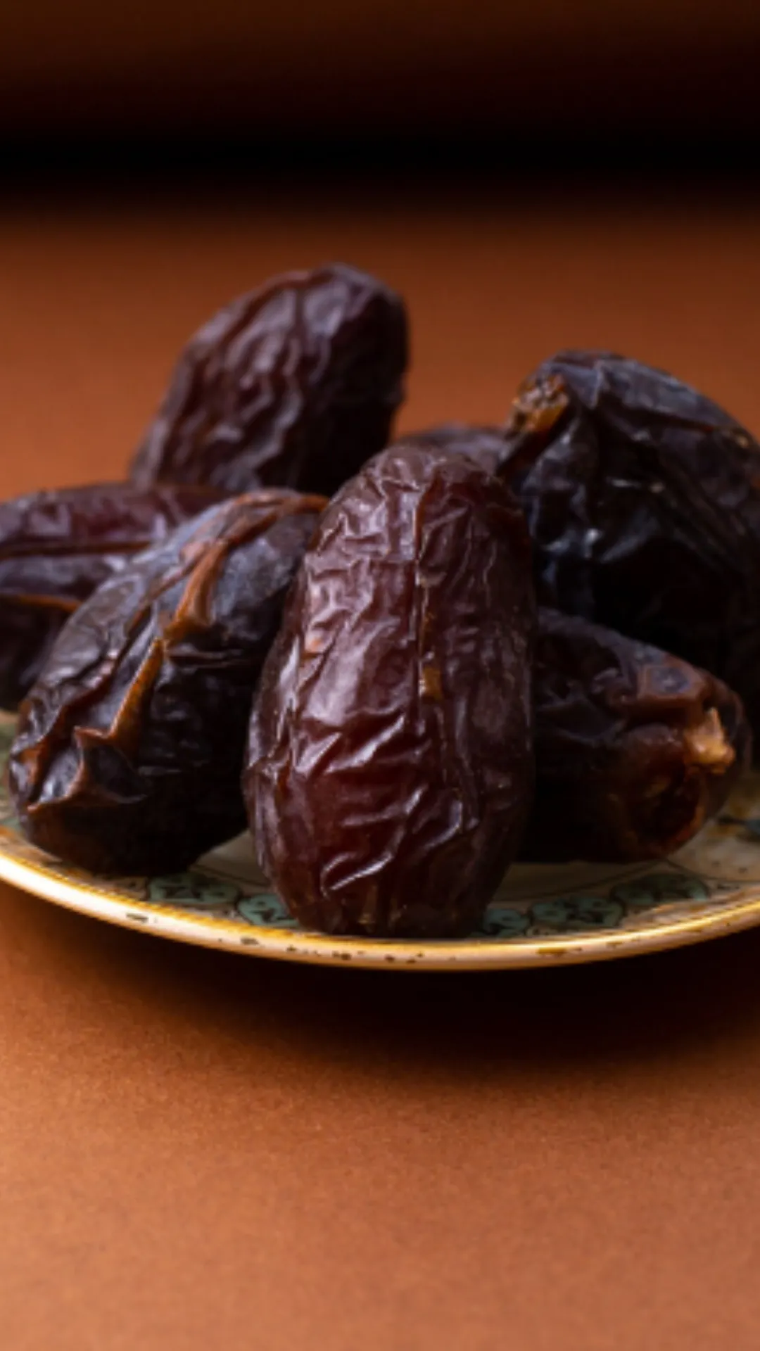 खजूर की तासीर कैसी होती है, गर्म या फिर ठंडी?