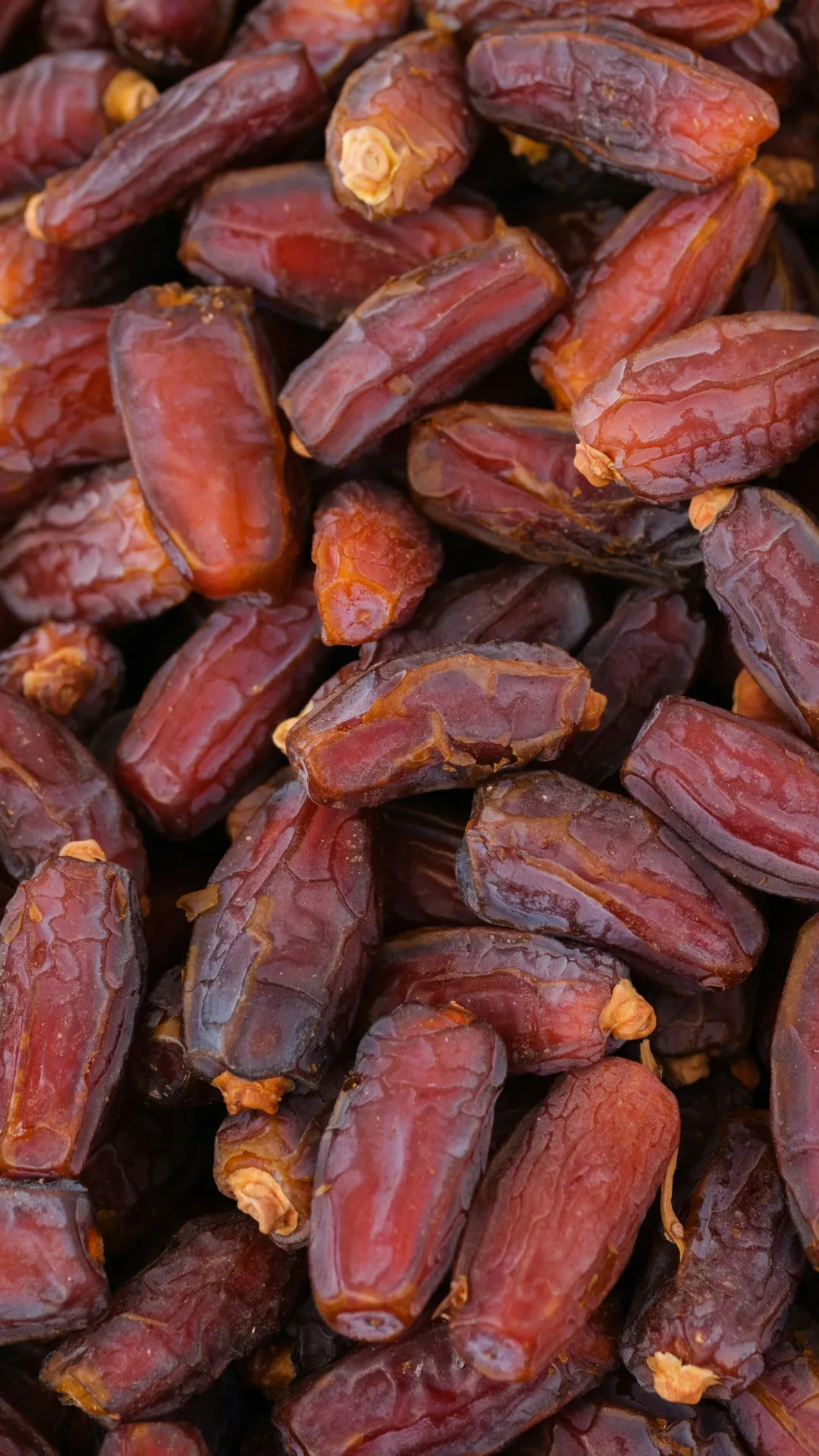 सर्दियों में एक दिन में कितना खजूर खाना चाहिए?