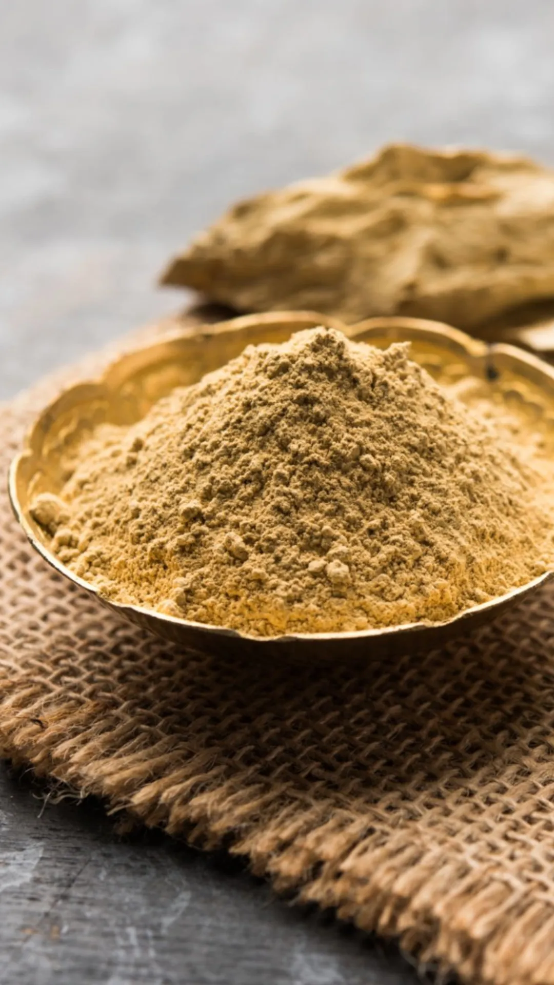 चेहरे पर मुल्तानी मिट्टी कब नहीं लगानी चाहिए?