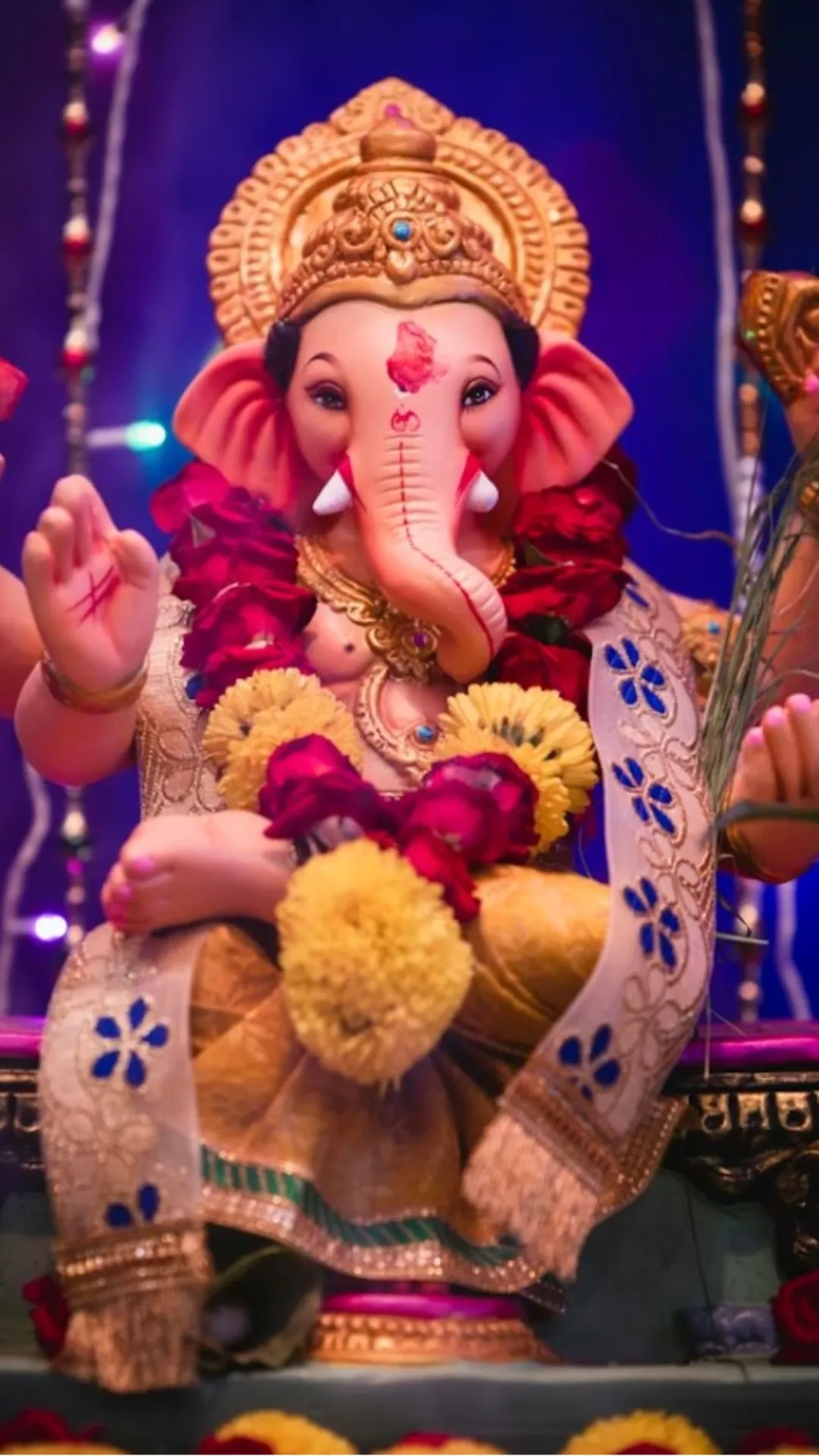 गणेश जी की पूजा करते समय करें इन मंत्रों का जाप