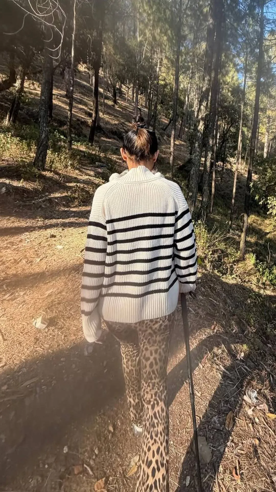 जंगल की सैर पर निकली टीवी की 'नागिन', चीते से हुआ सामना? दहाड़ सुनते ही जान बचाकर भागी एक्ट्रेस