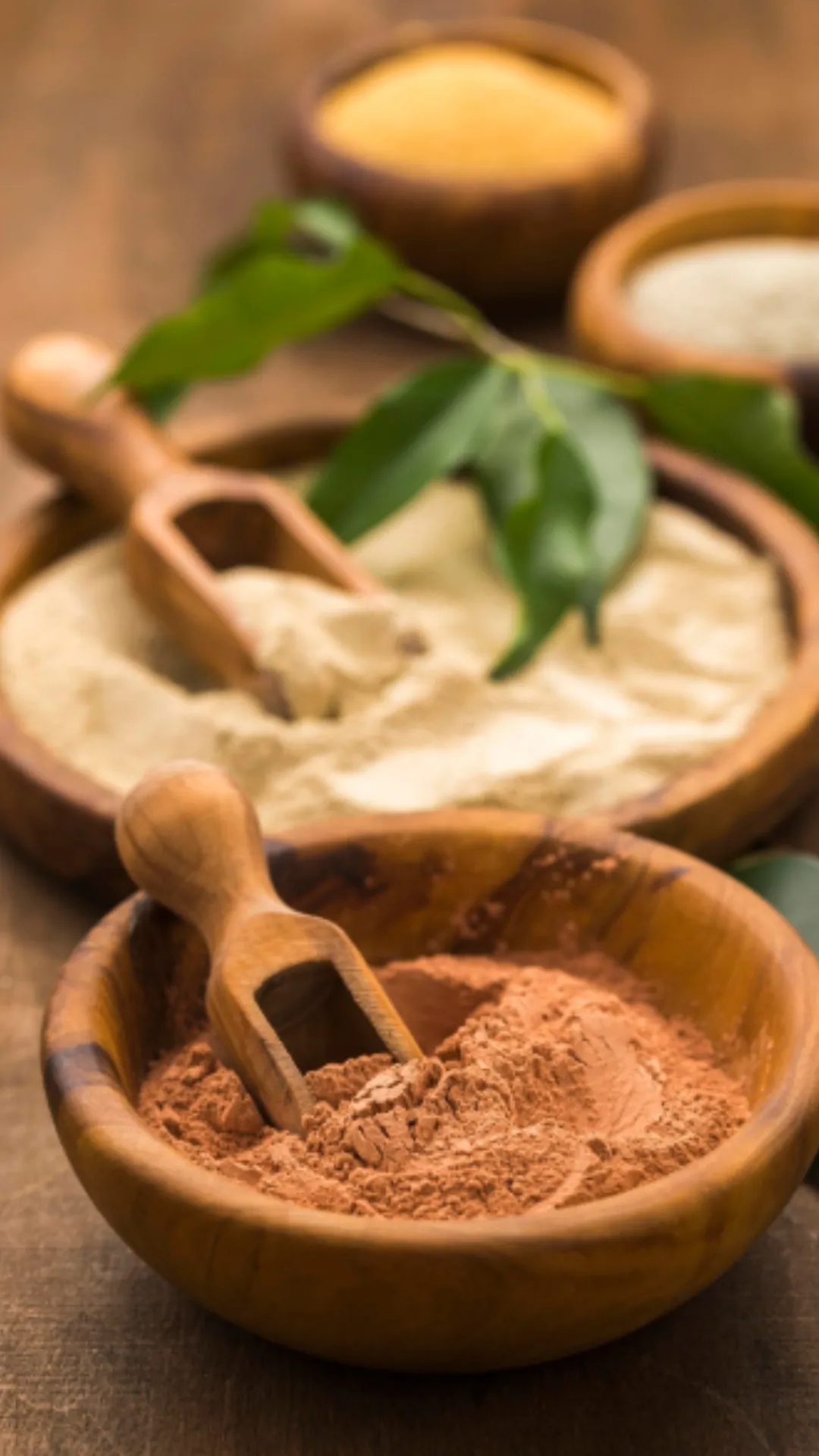 चेहरे पर चंदन का लेप लगाने से क्या होता है?