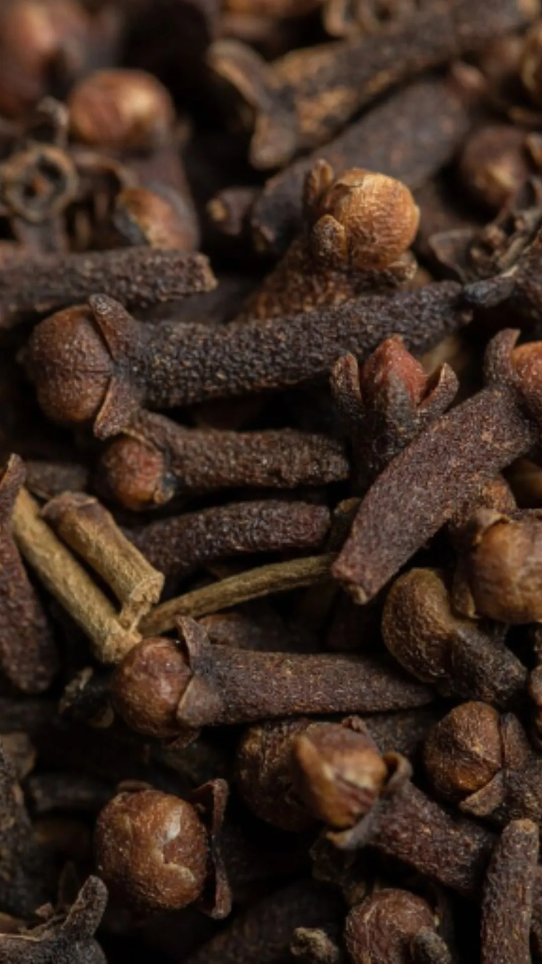 सर्दियों के मौसम में एक दिन में कितनी लौंग खानी चाहिए?