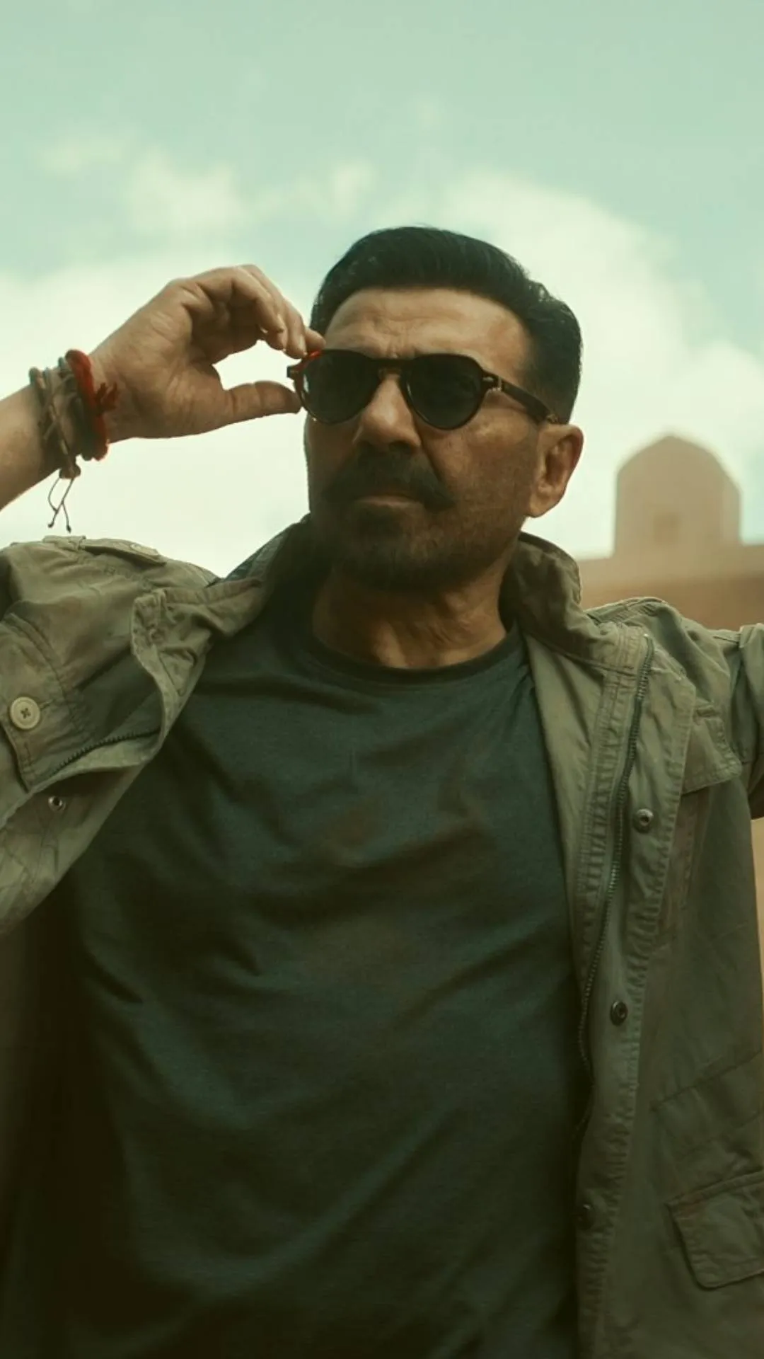 1-2 नहीं... 2026 में इन 5 फिल्मों से बड़ा धमाका करेंगे सनी देओल, किसी में बने फौजी तो किसी में वीर हनुमान