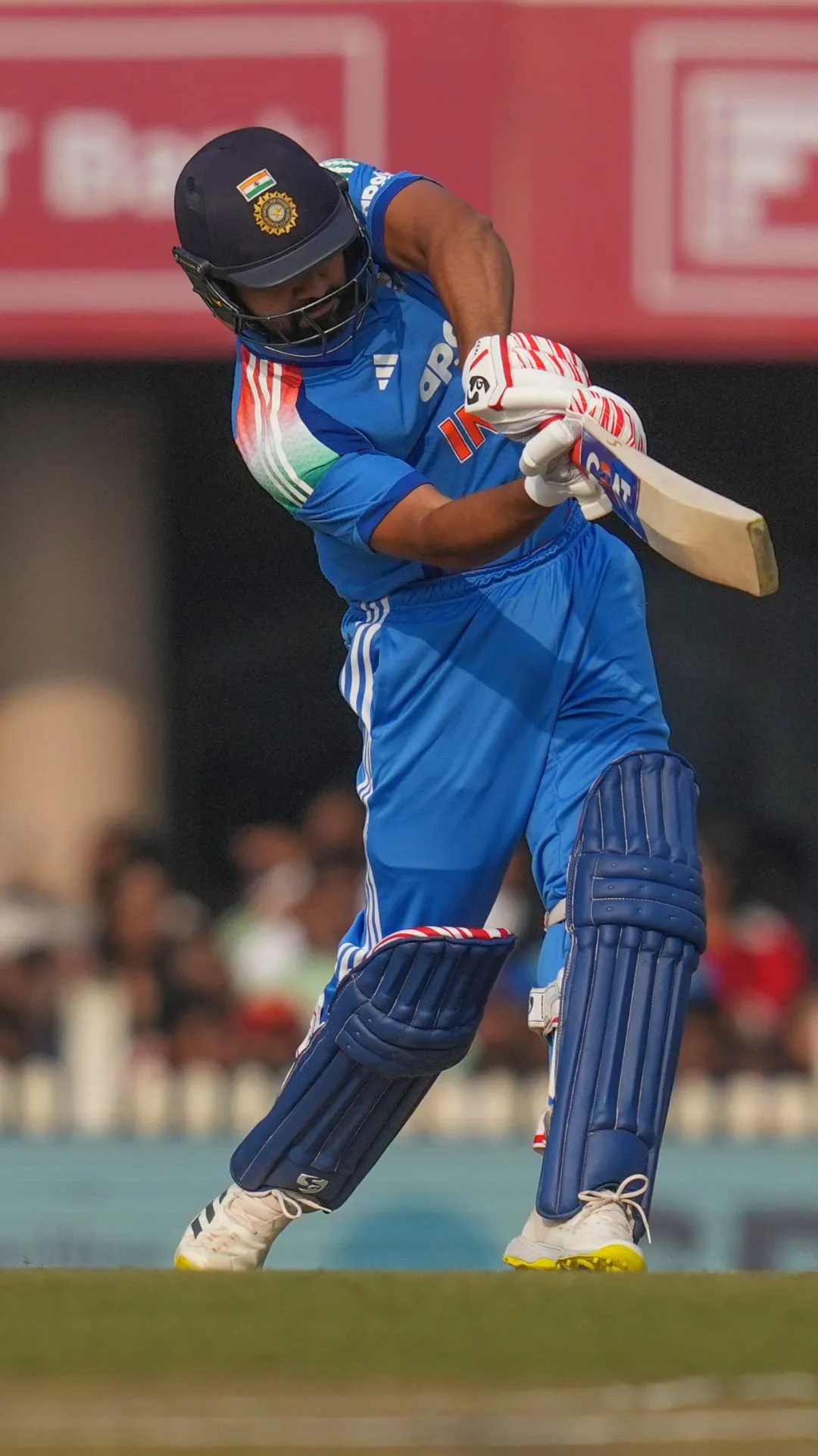 इंटरनेशनल क्रिकेट में सबसे ज्यादा छक्के लगाने वाले बल्लेबाज, हिटमैन टॉप पर