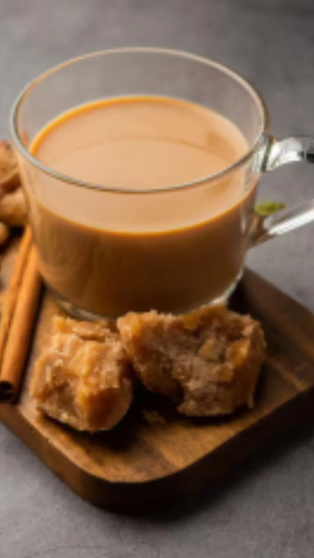 सर्दियों में गुड़ वाली चाय पीने से क्या होता है?