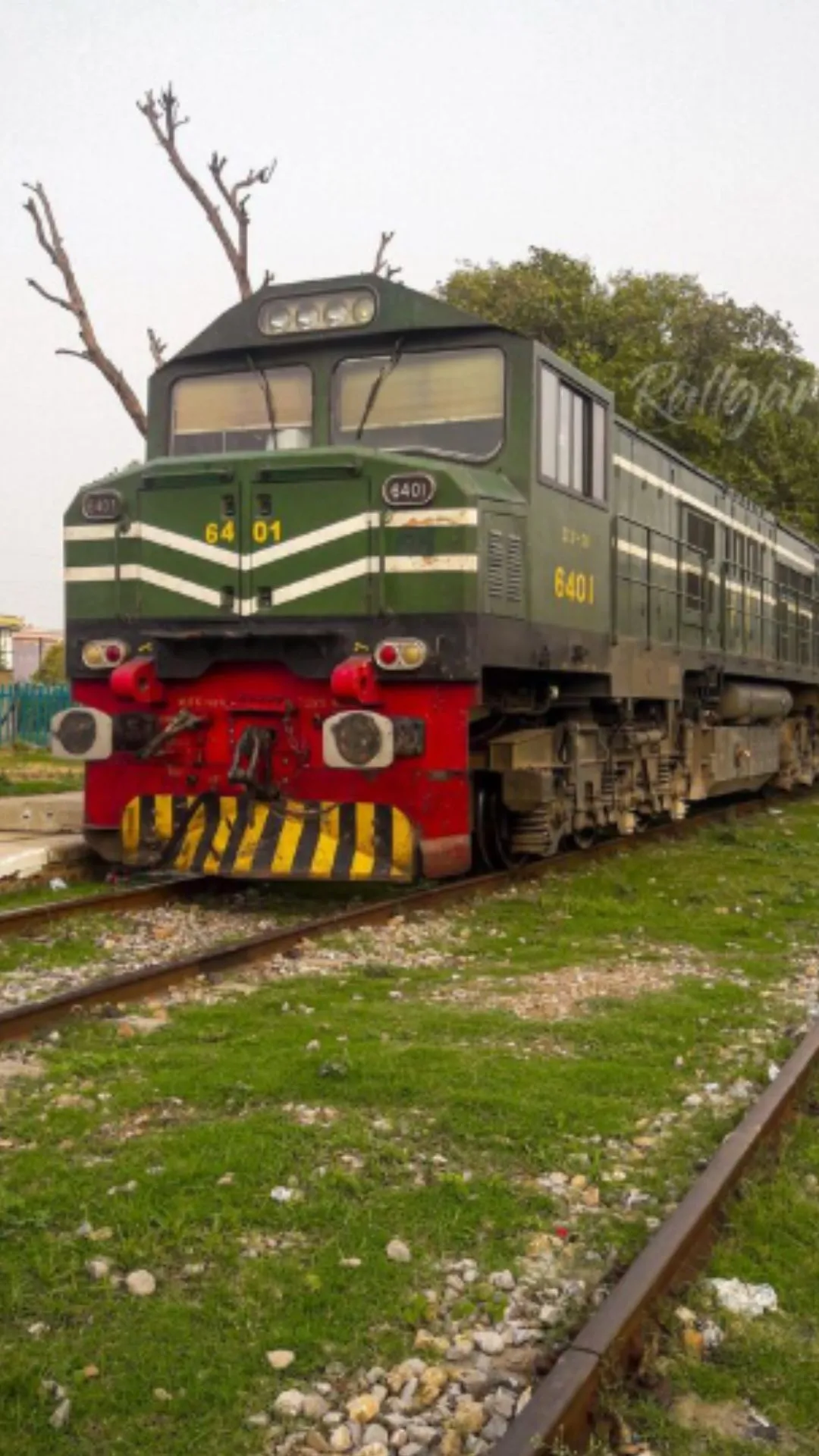 कंगाल पाकिस्&zwj;तान की सुपरफास्&zwj;ट ट्रेन कौन सी है, स्&zwj;पीड सुनकर हंसी छूट जाएगी 